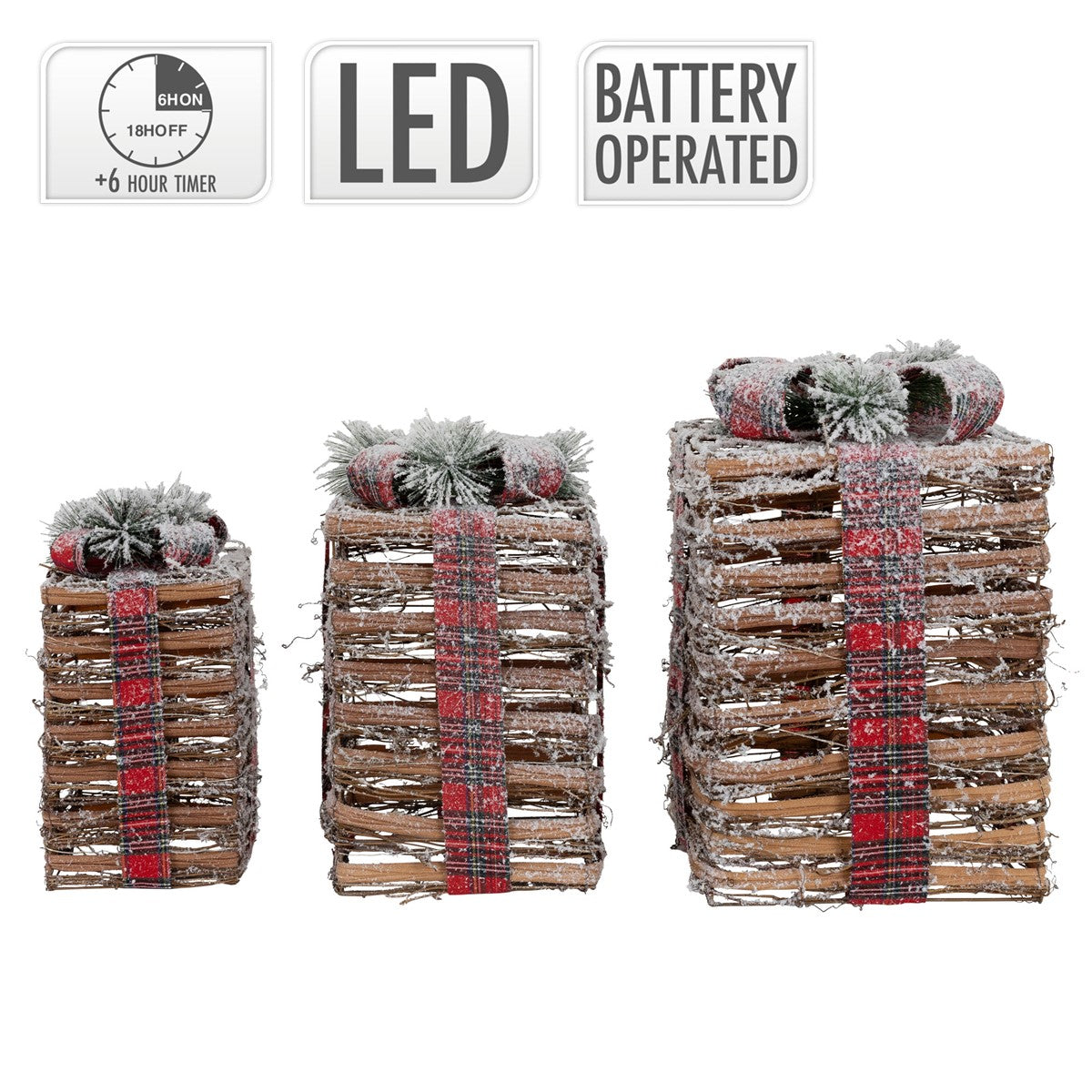 Drei dekorative Geschenkkörbe mit roten Schleifen und Tannenzweigen, LED-beleuchtet.