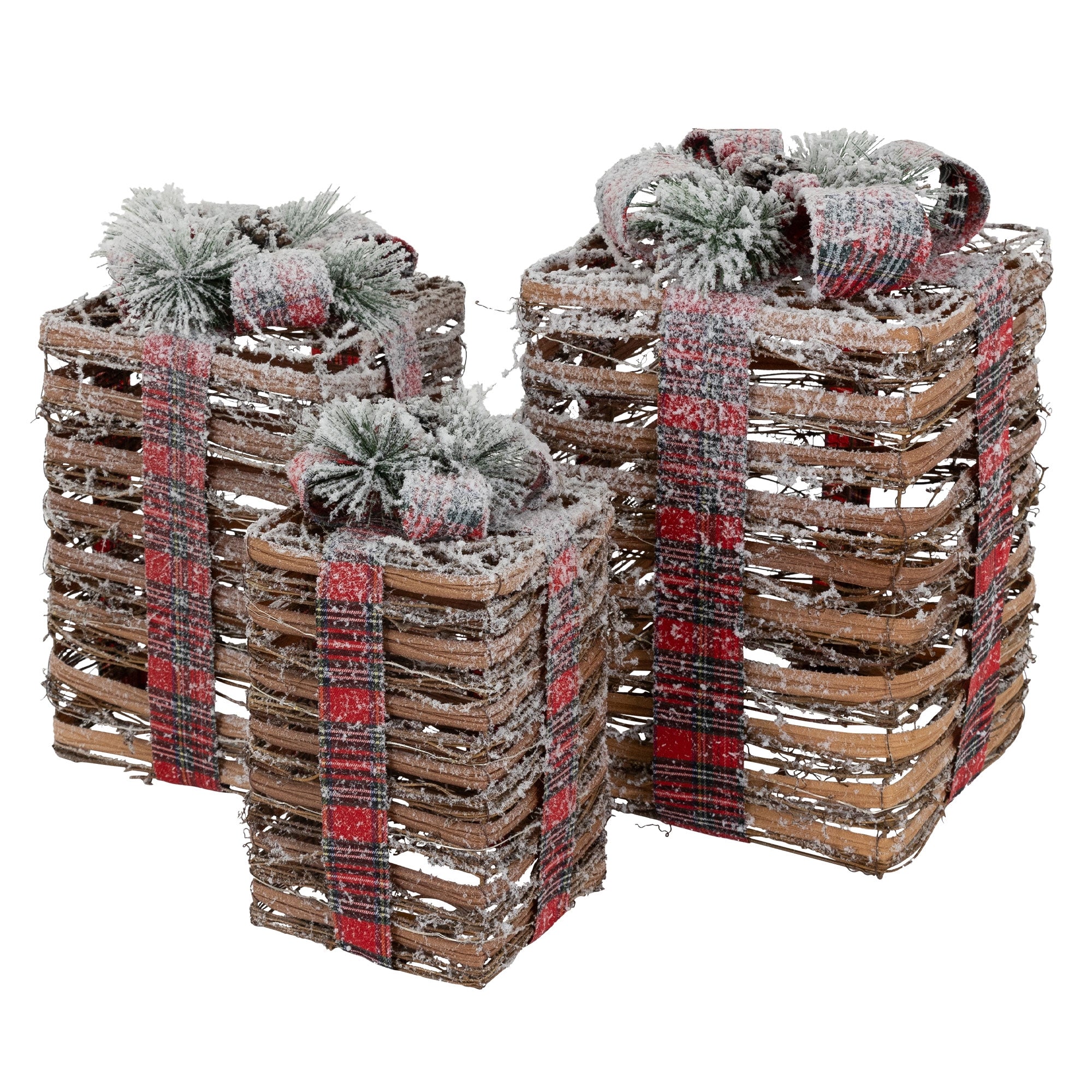 Drei dekorative Geschenkkörbe mit Schnee und roten Bändern.