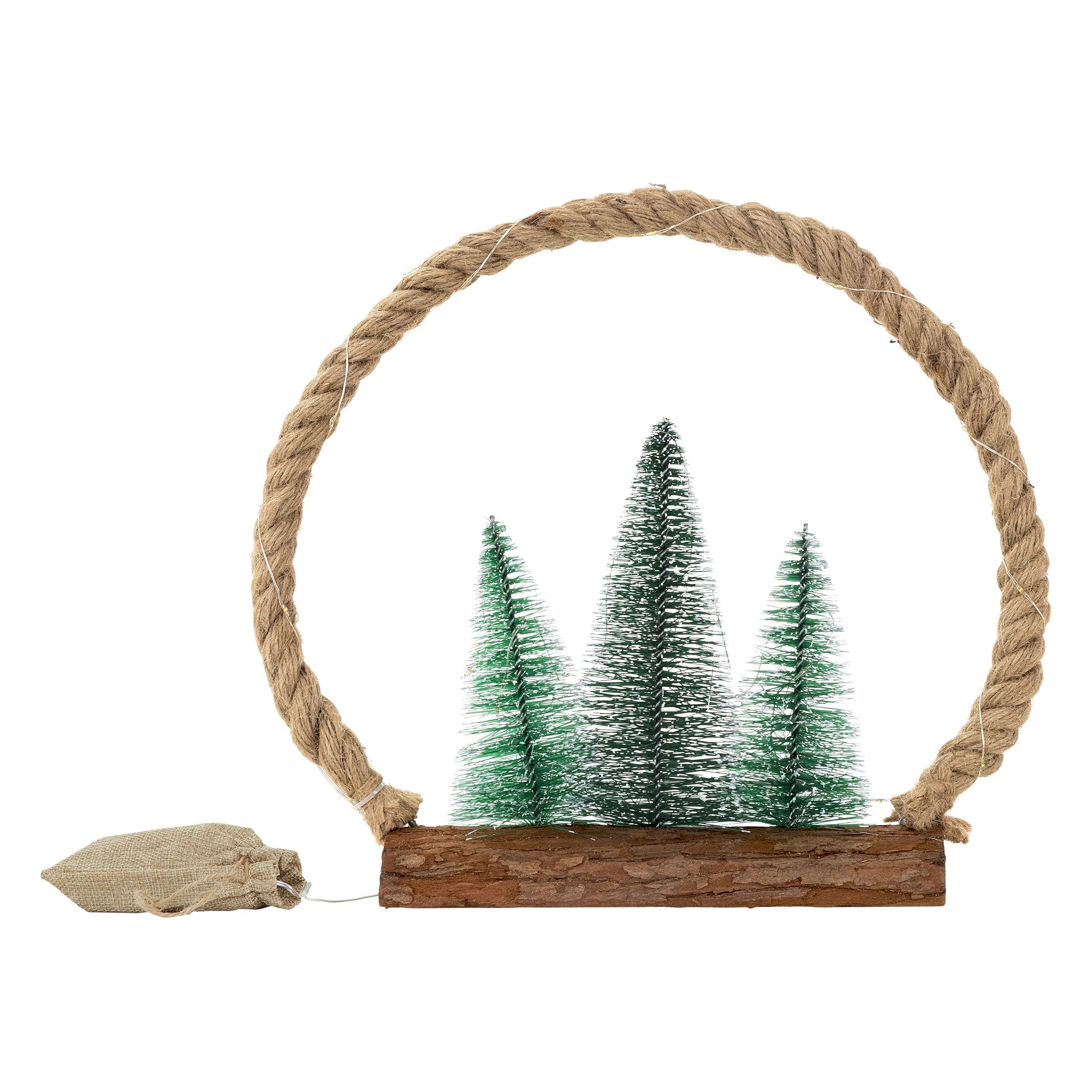 Drei Tannenbäume in einem runden Holzrahmen ohne Lichter.