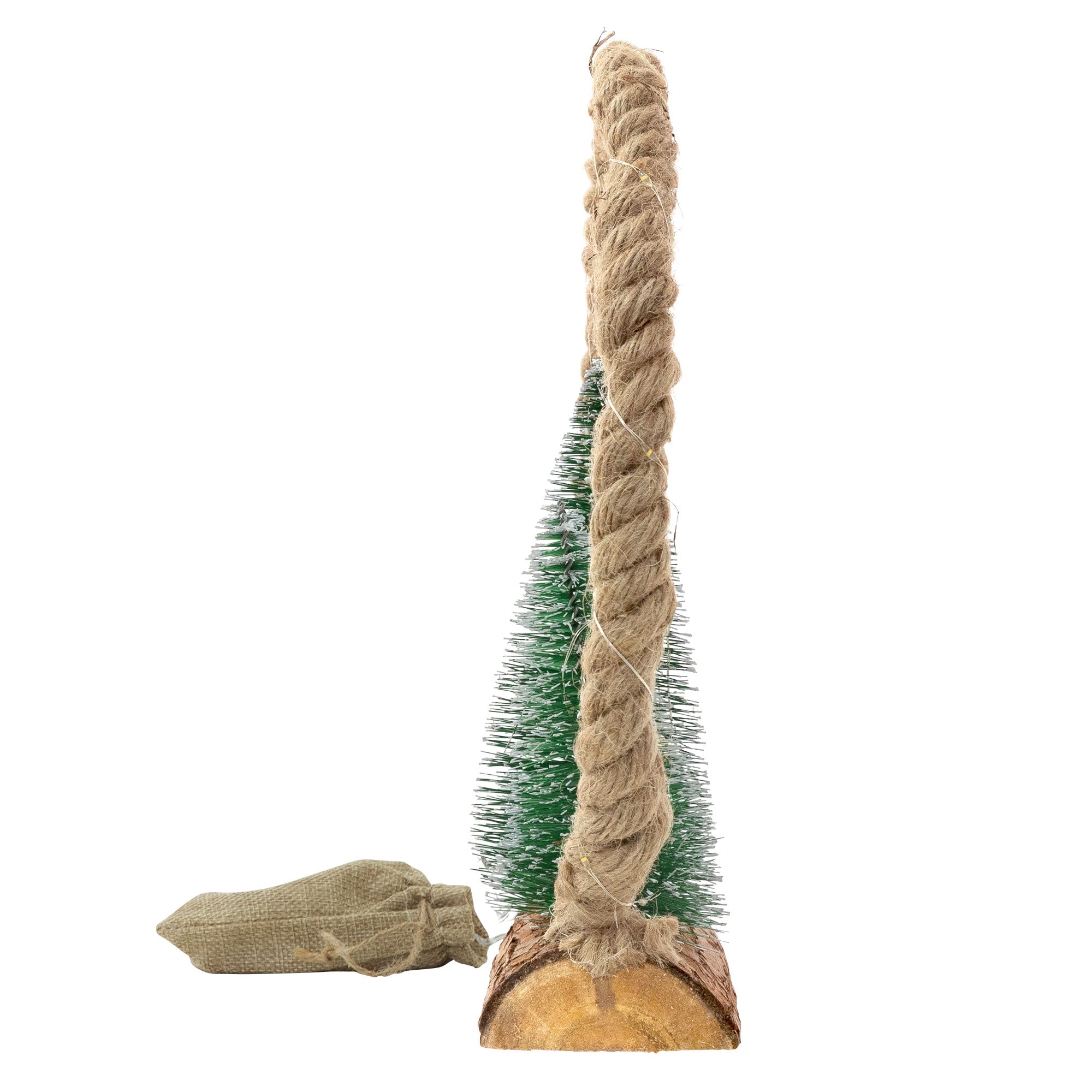 Seitenansicht der Weihnachtsbaum-Dekoration mit einem Baum und einem Jutesack.
