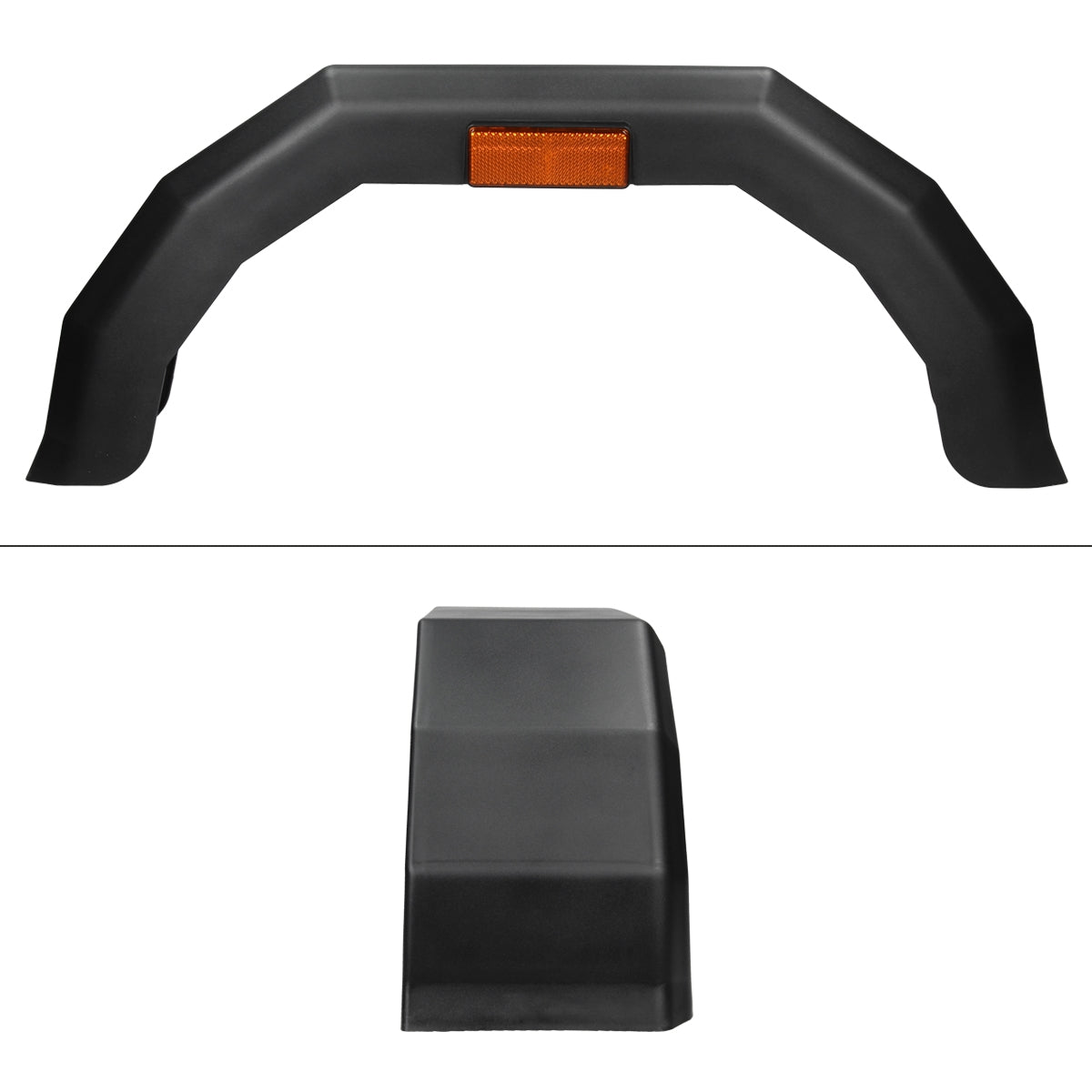 Schwarze Kunststoffverkleidung mit orangefarbener Reflektorleuchte.