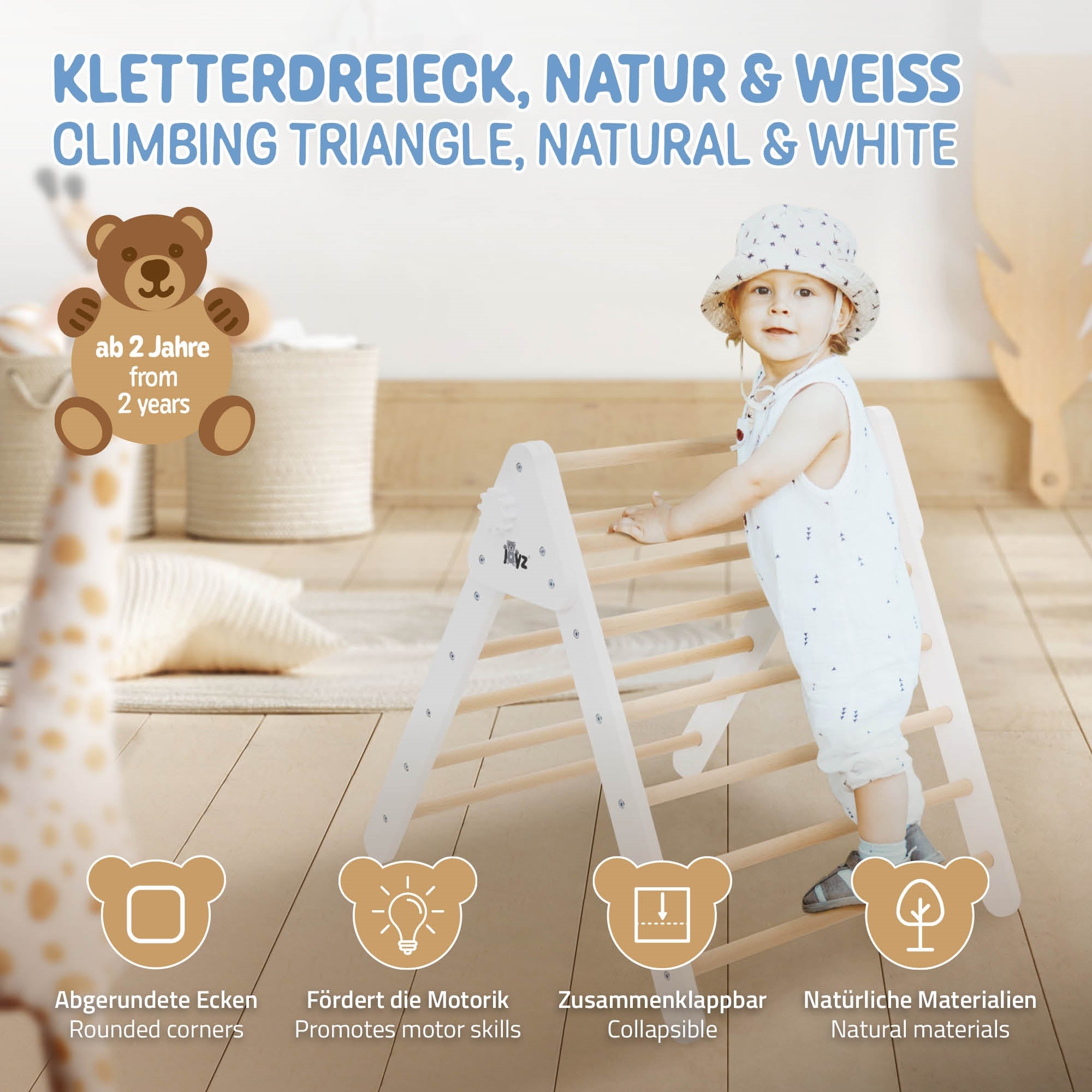 Kind spielt an einem Kletterdreieck aus Holz in einem hellen Raum.