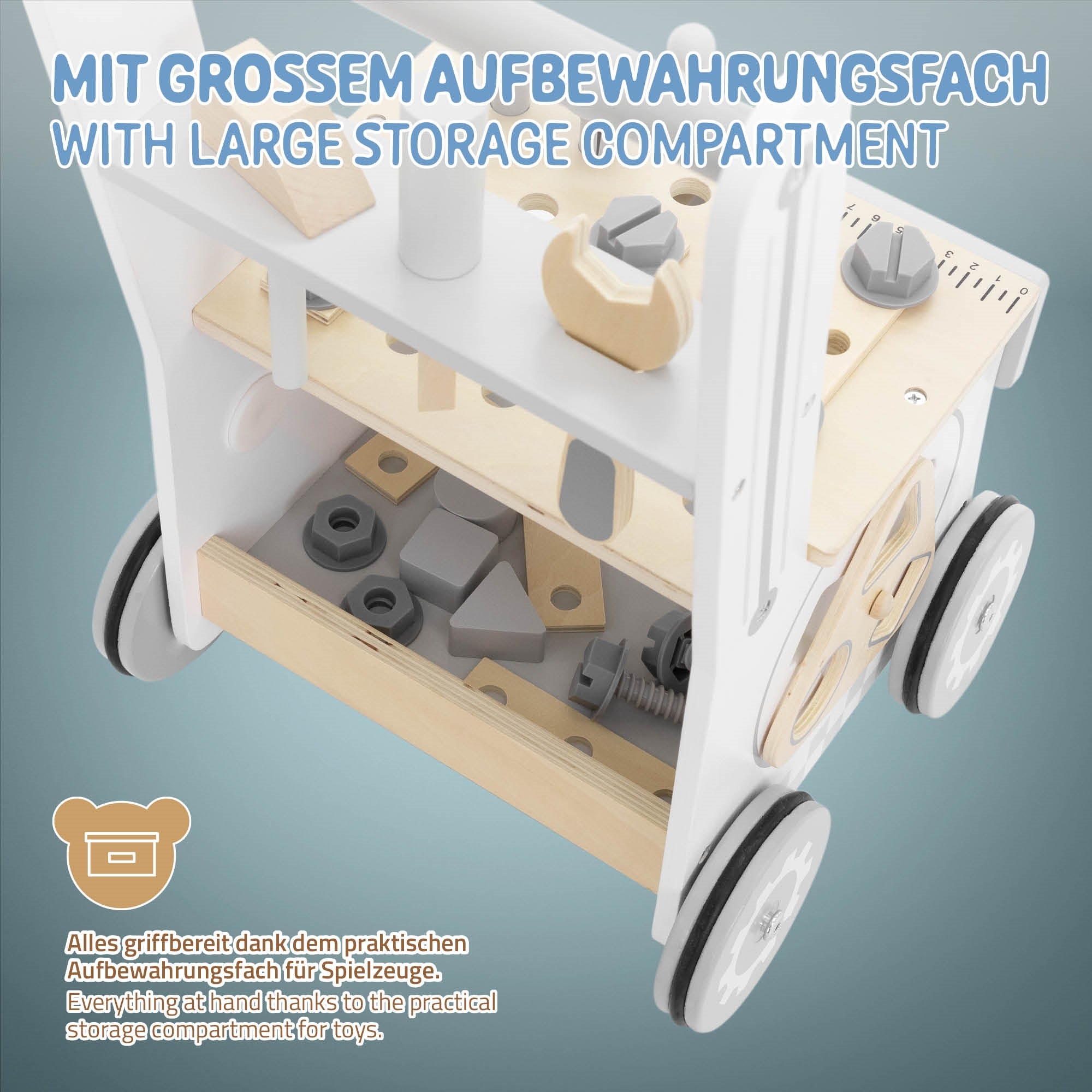 Ein Spielzeugwagen mit großem Aufbewahrungsfach und verschiedenen Spielteilen.