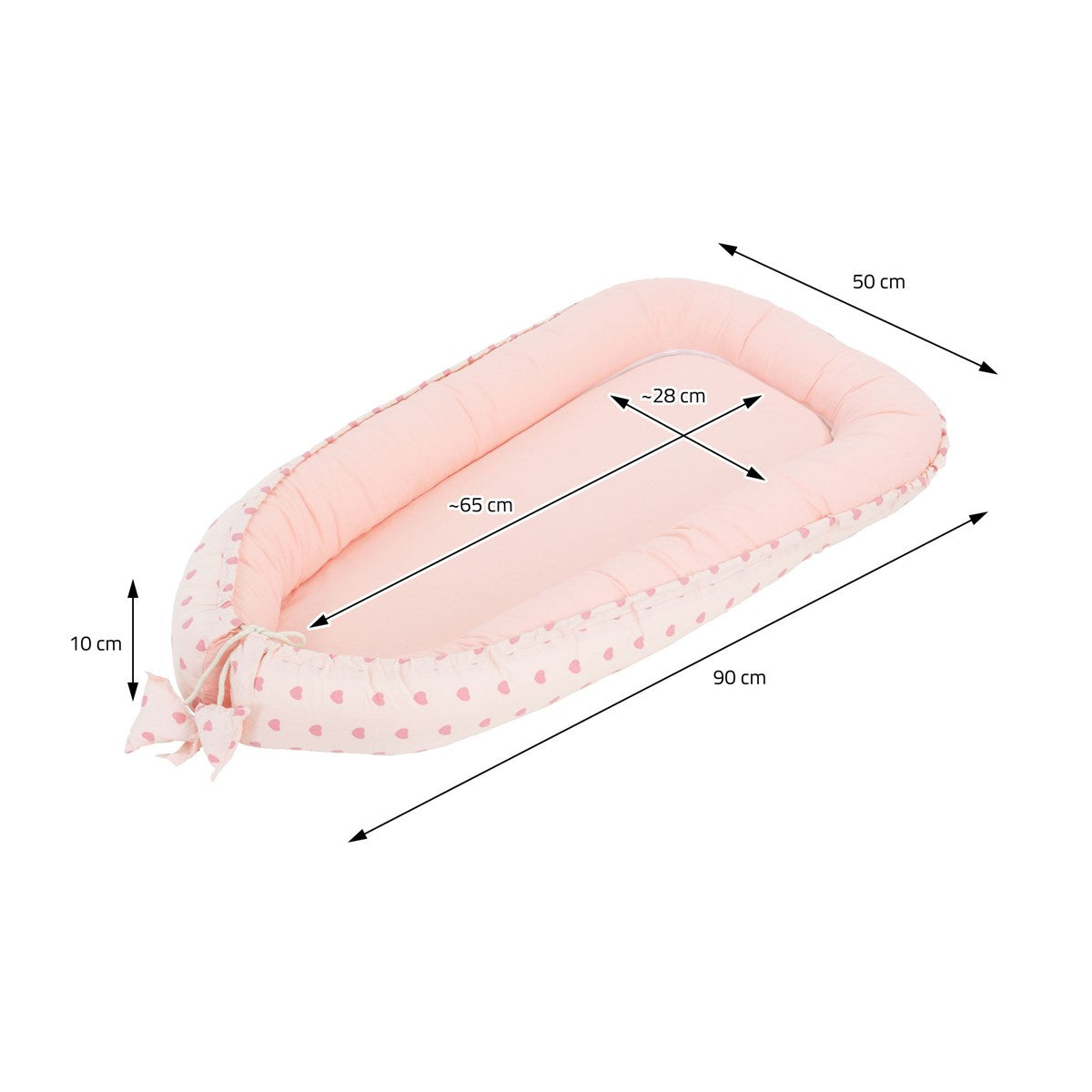 A babafészek méretei: 90 cm hosszú, 50 cm széles, 10 cm magas, rózsaszín, pöttyös mintával.