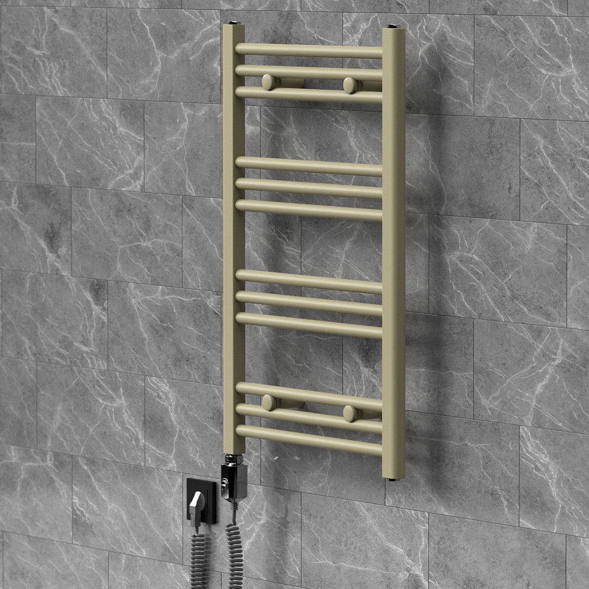 Sèche-serviettes beige sur un mur gris avec un raccordement au chauffage.