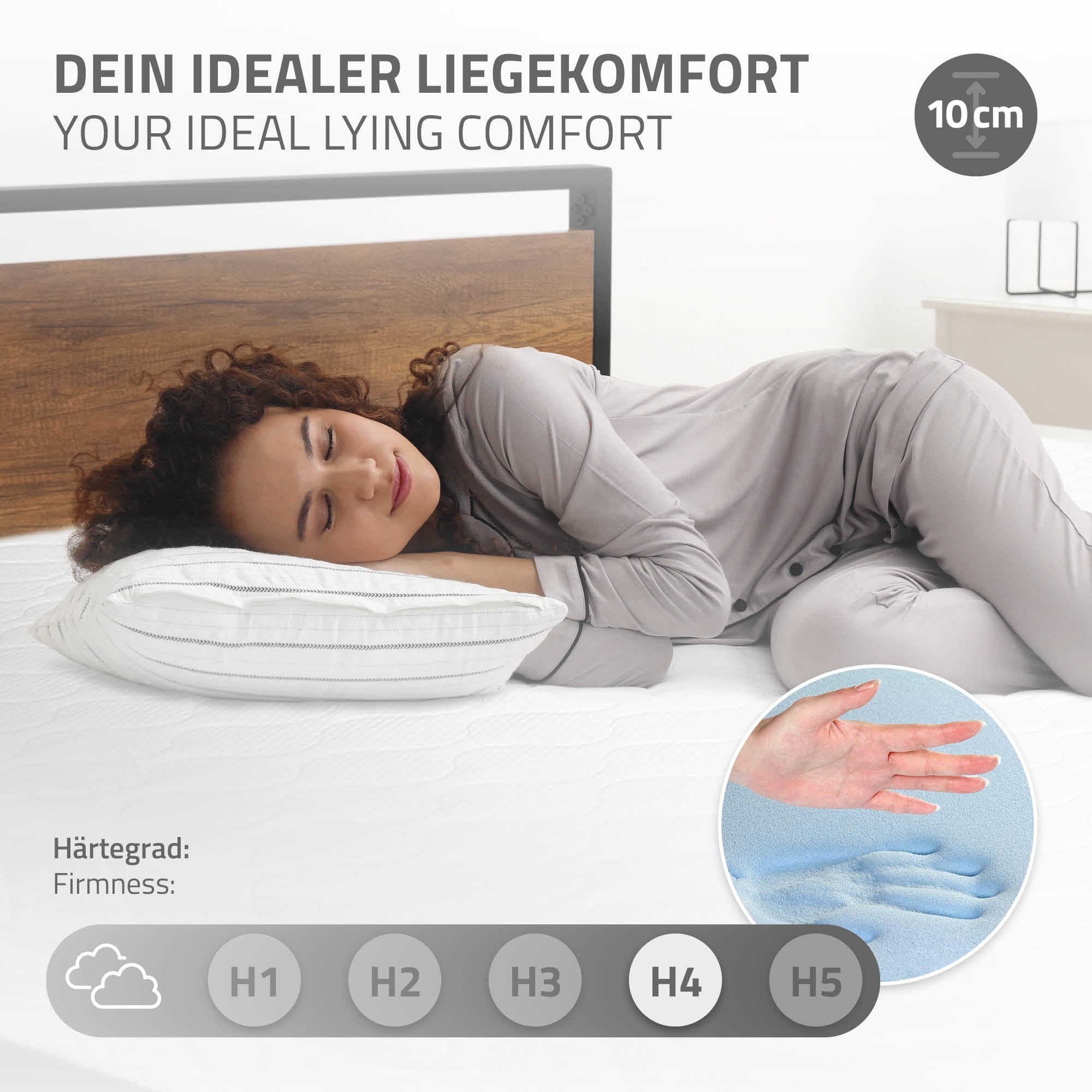 Frau liegt auf einer Matratze mit Kopfkissen, 10 cm Höhe, H4 Härtegrad.
