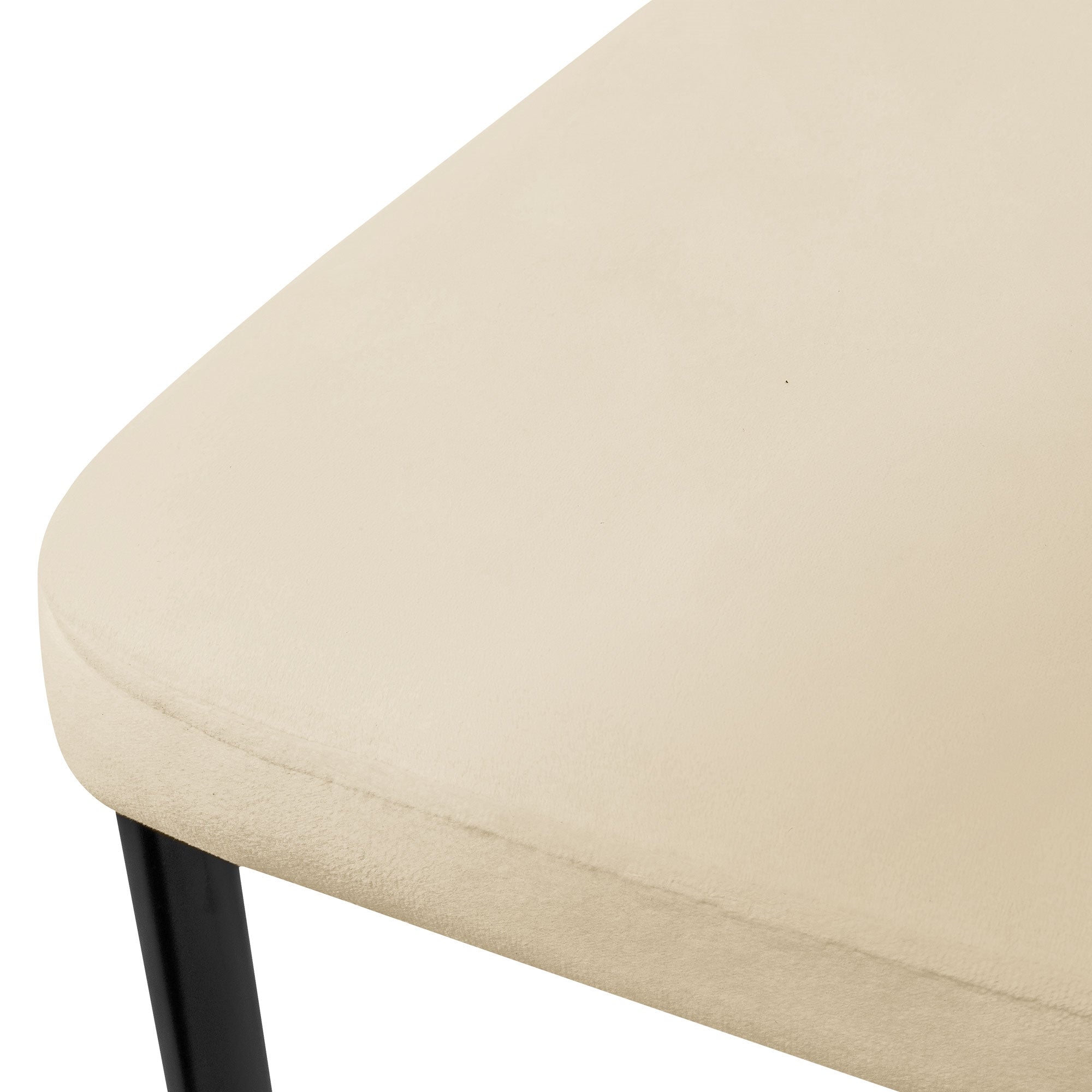 Nahaufnahme einer beige gepolsterten Stuhlsitzfläche.