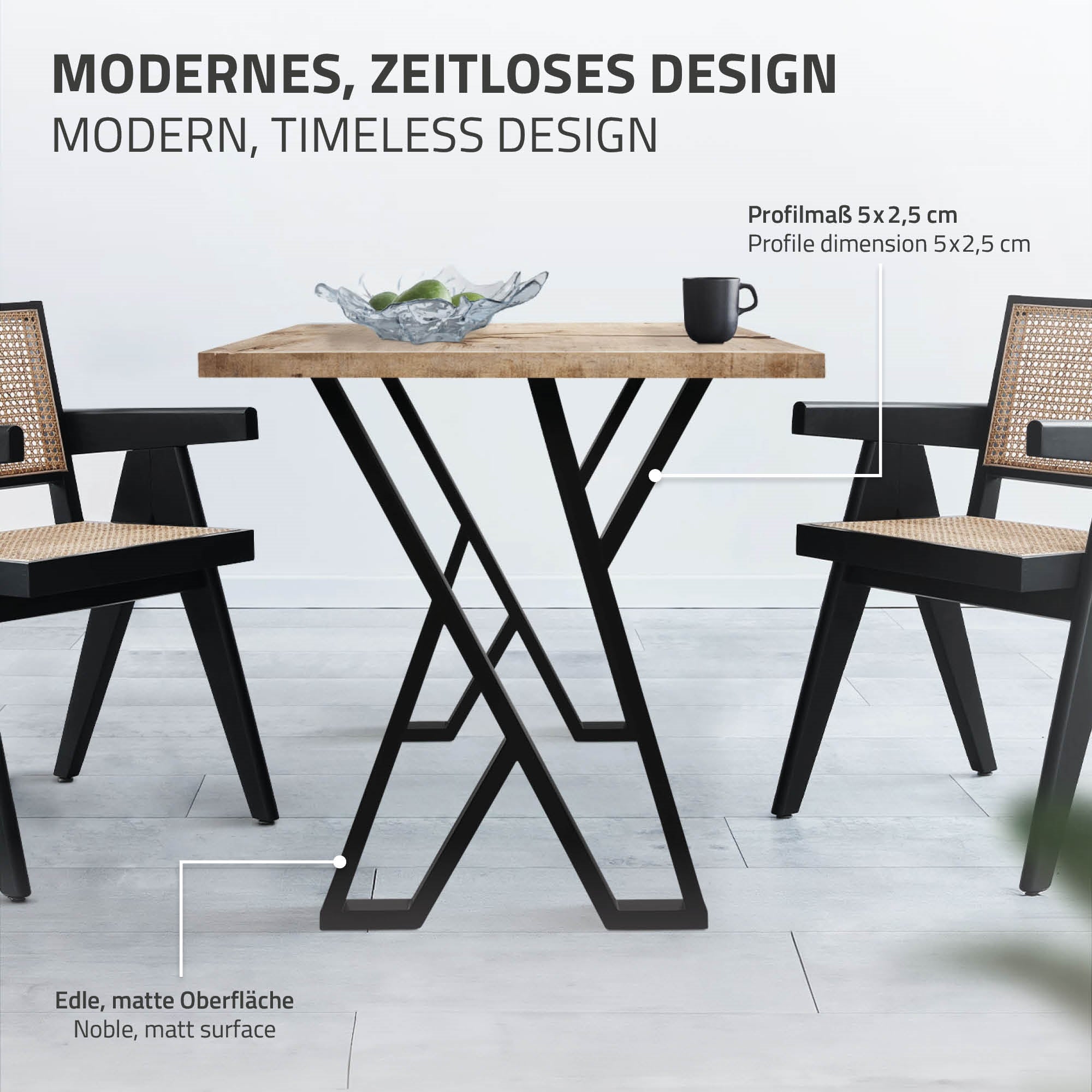 Ein Tisch mit Holzplatte und schwarzen Stühlen, beschriftet mit modernem Design.