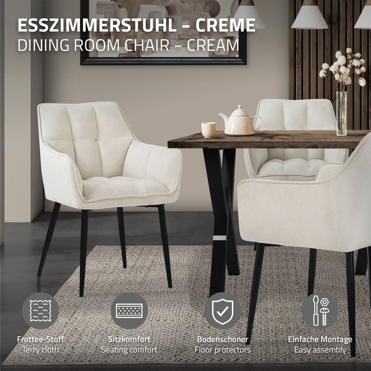 Beige Esszimmerstuhl in einem Raum mit Tisch und Geschirr.