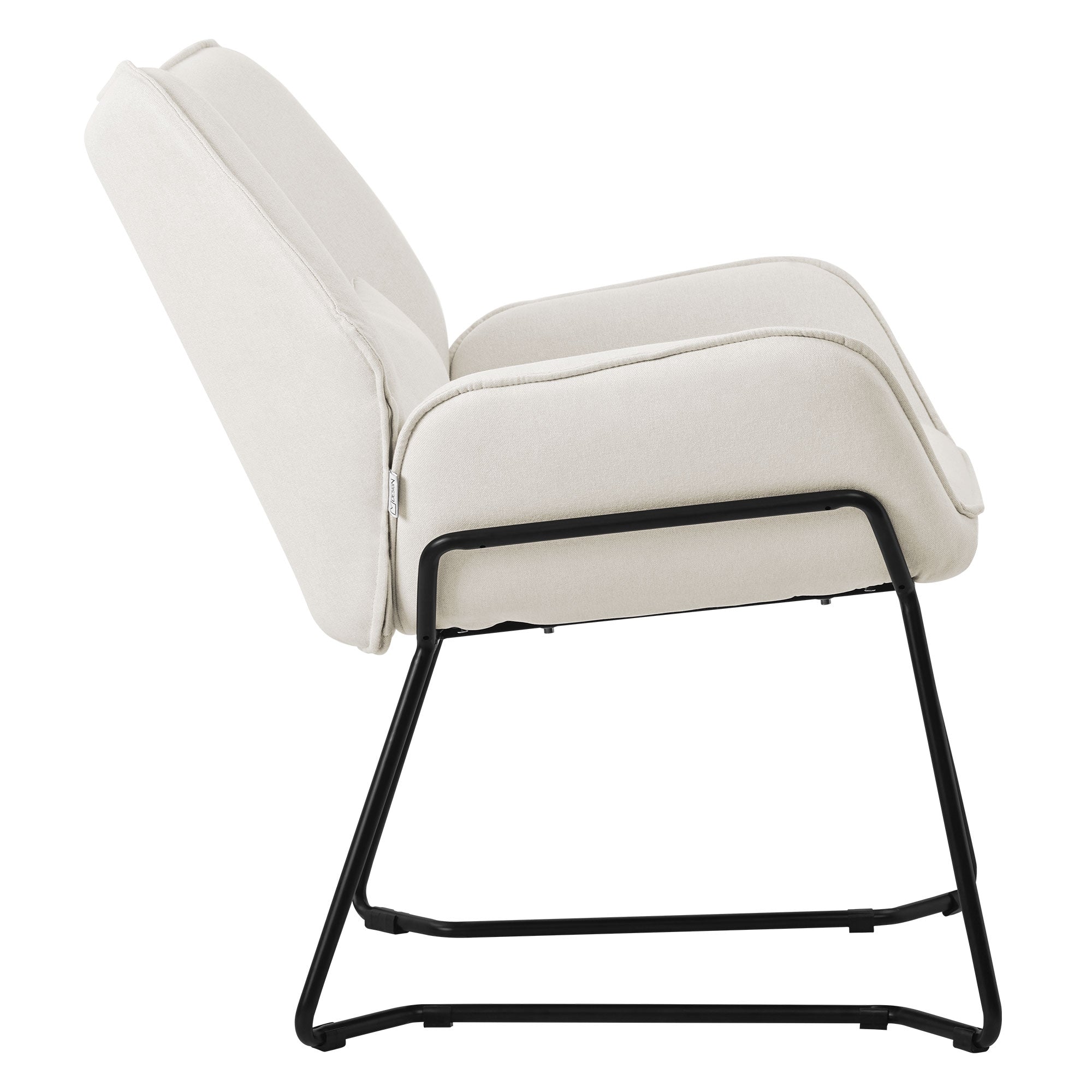 Fauteuil beige avec structure noire, vue latérale.