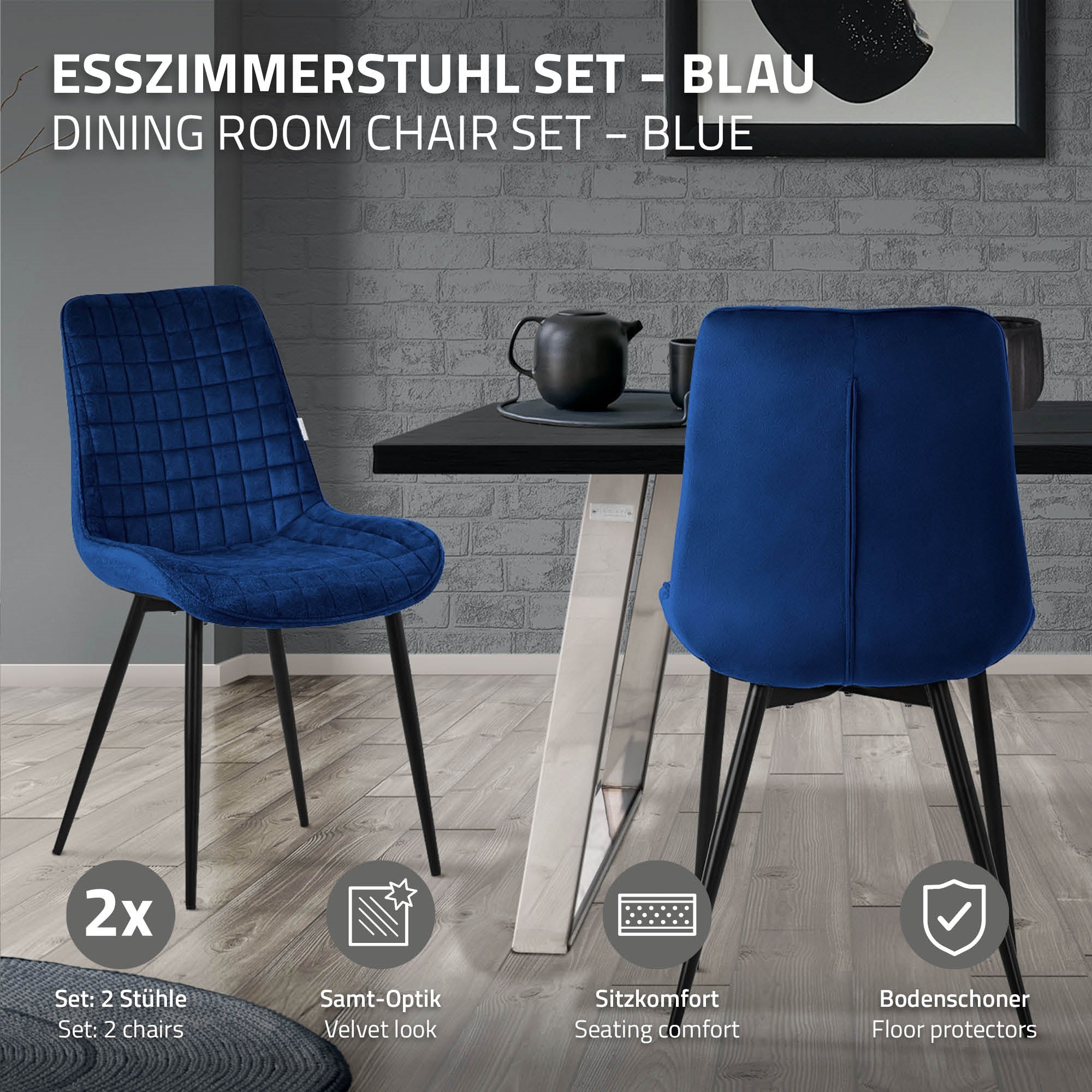 Ein blauer Esszimmerstuhl neben einem Tisch in einem modernen Raum.