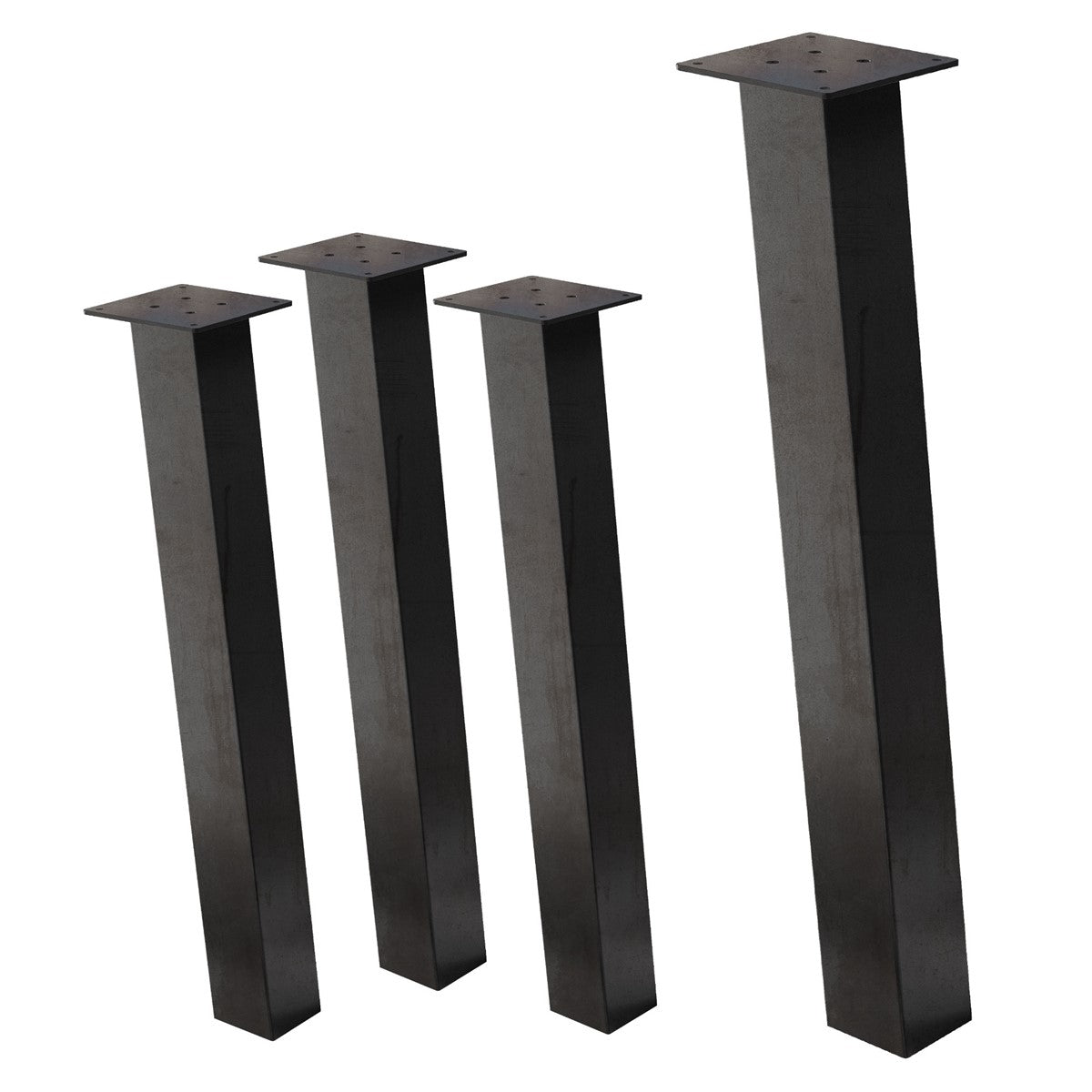 Quatre pieds de table noirs de différentes hauteurs sur fond blanc.