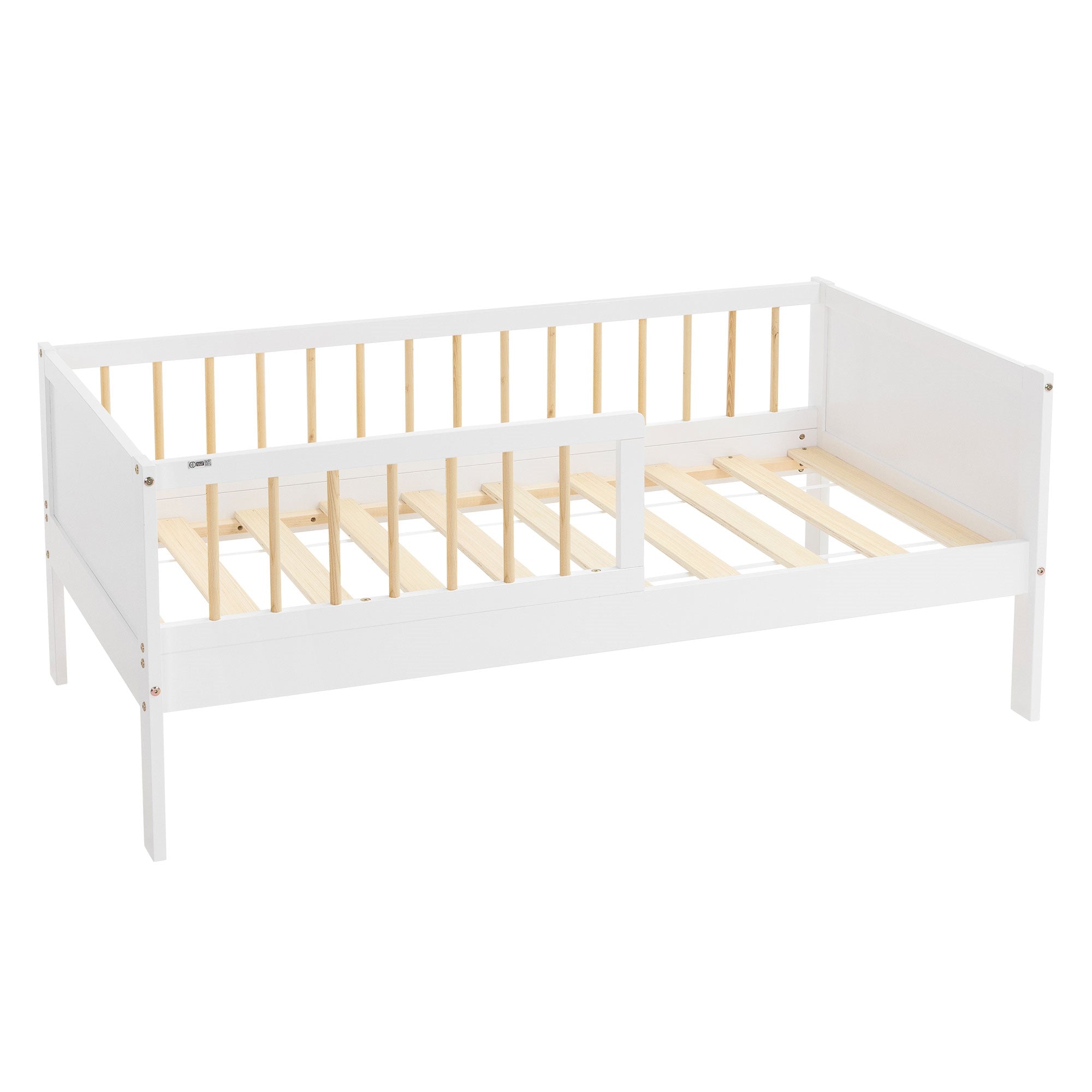 Weißes Kinderbett aus Holz mit Lattenrost und ohne Matratze.