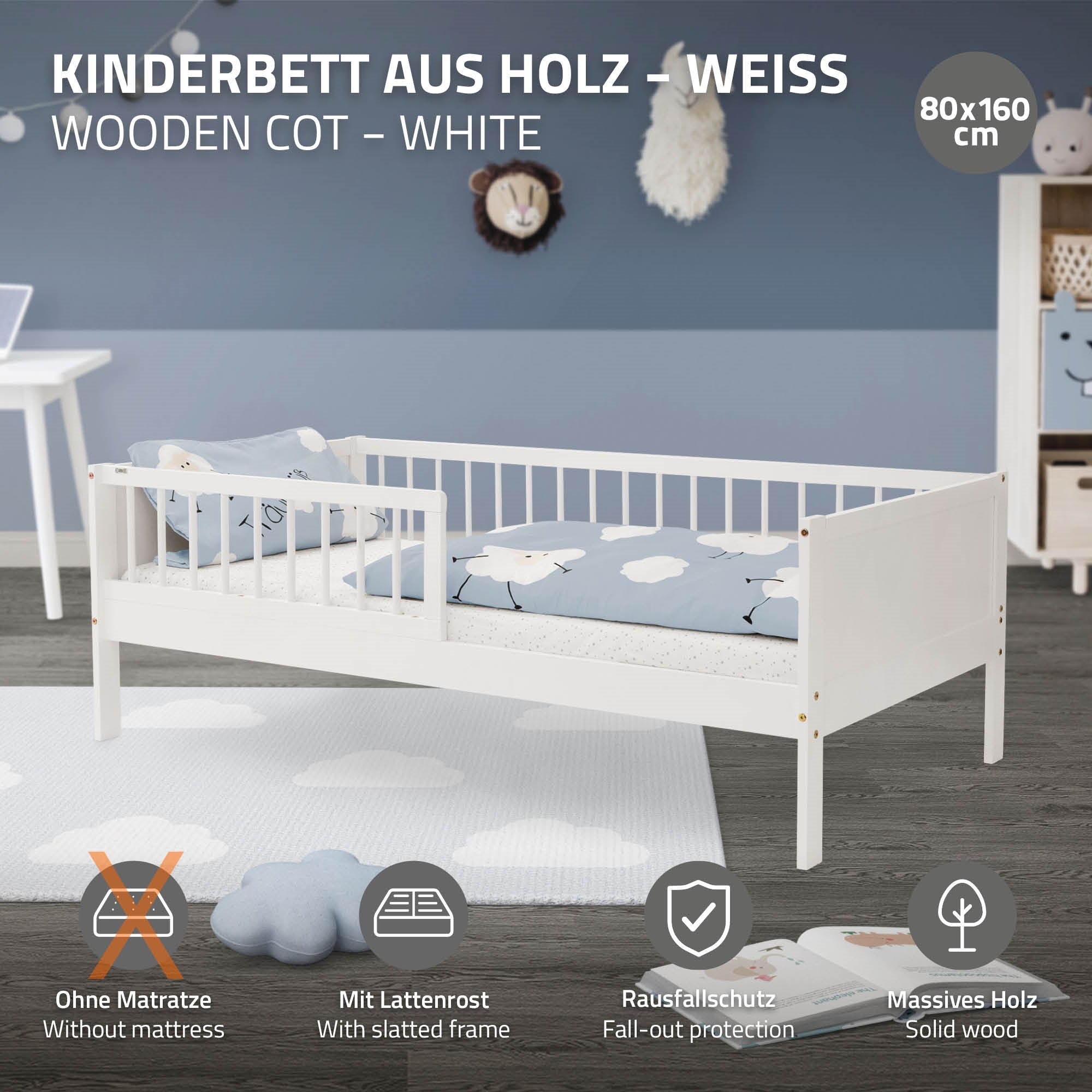 Weißes Kinderbett aus Holz mit Matratze, Rausfallschutz und Lattenrost.