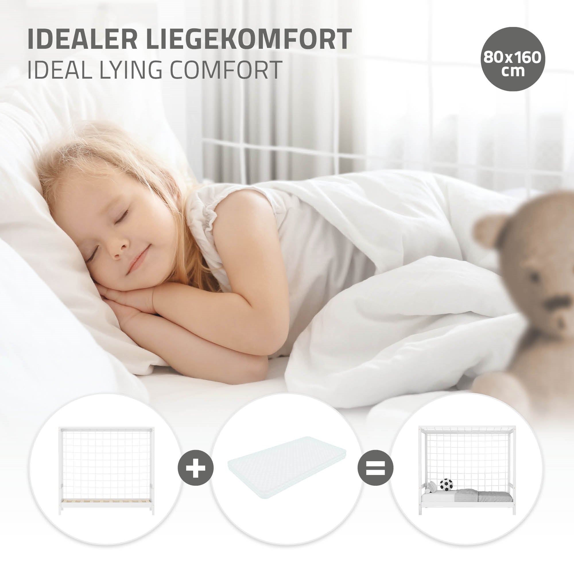 Schlafendes Kind auf einer Matratze in einem Bett mit weißen Laken.