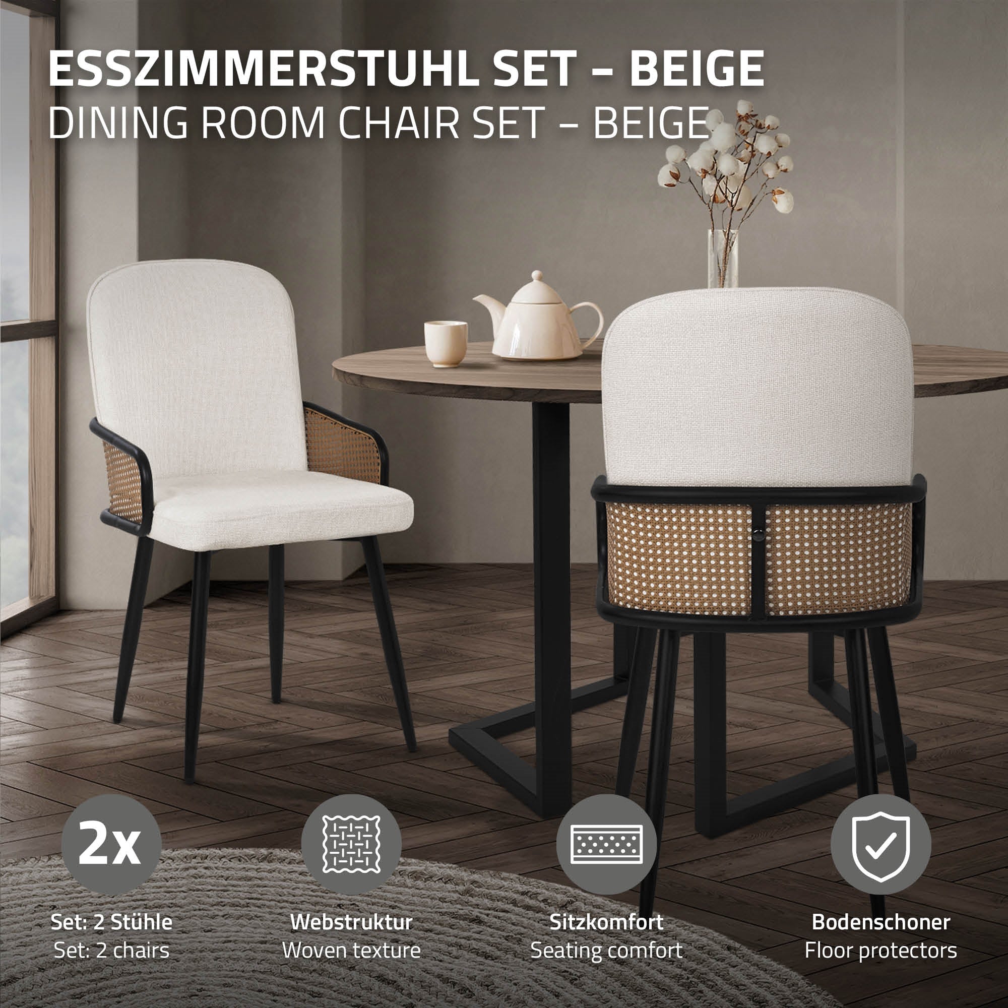 Ein beiger Esszimmerstuhl neben einer Teekanne auf einem Tisch.
