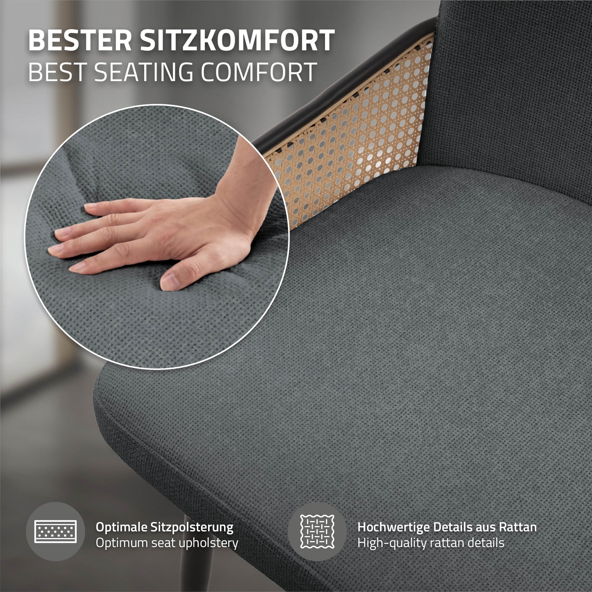 Nahaufnahme eines Stuhls mit grauem Bezug und Rattan-Details.