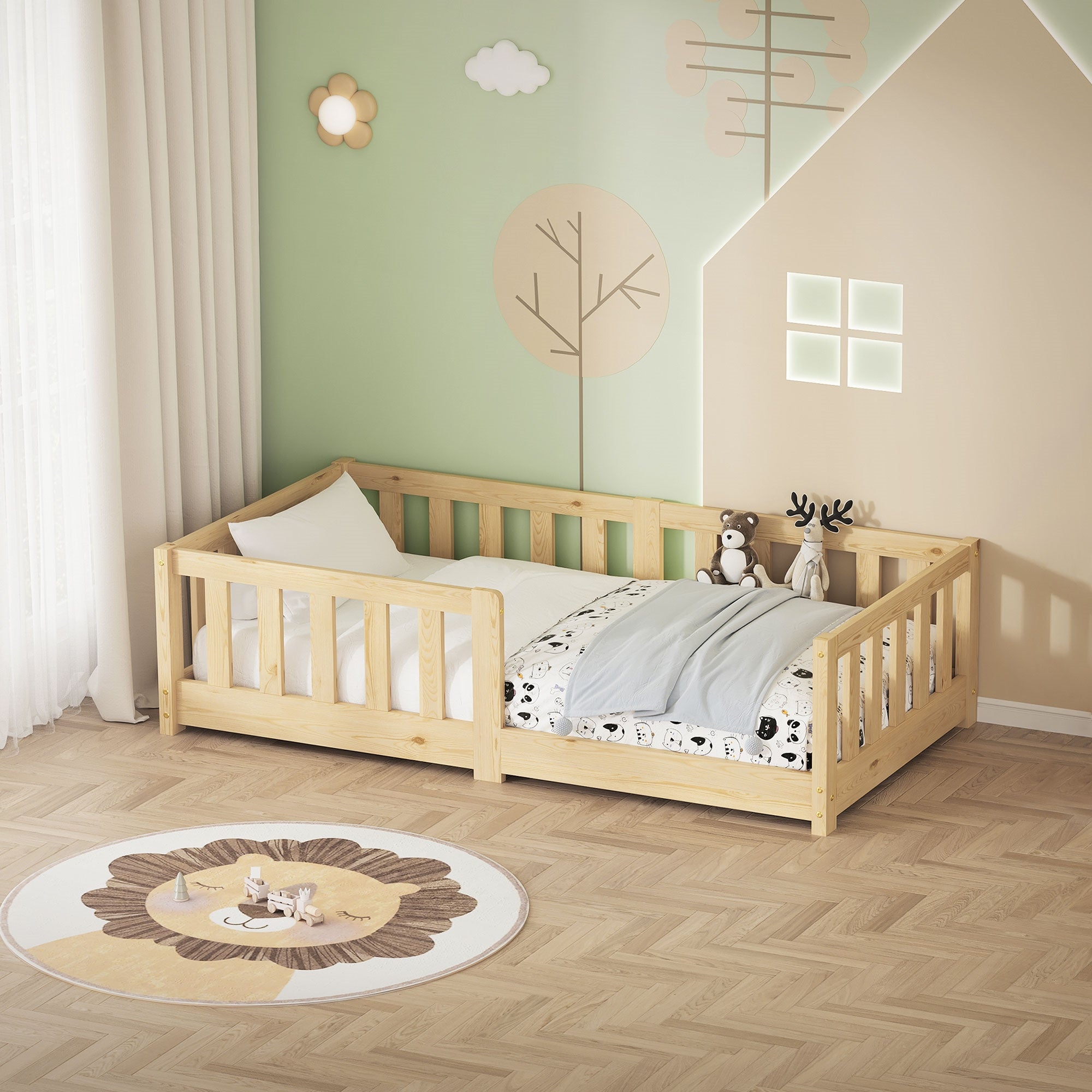 Holzrahmenbett mit Bettwäsche und Spielzeug in einem dekorierten Raum.