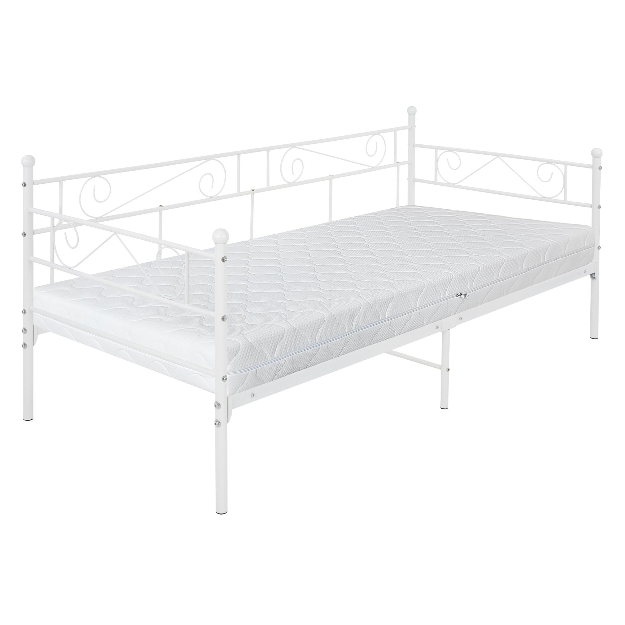 Weißes Bett mit geschwungenem Kopfteil und Matratze.