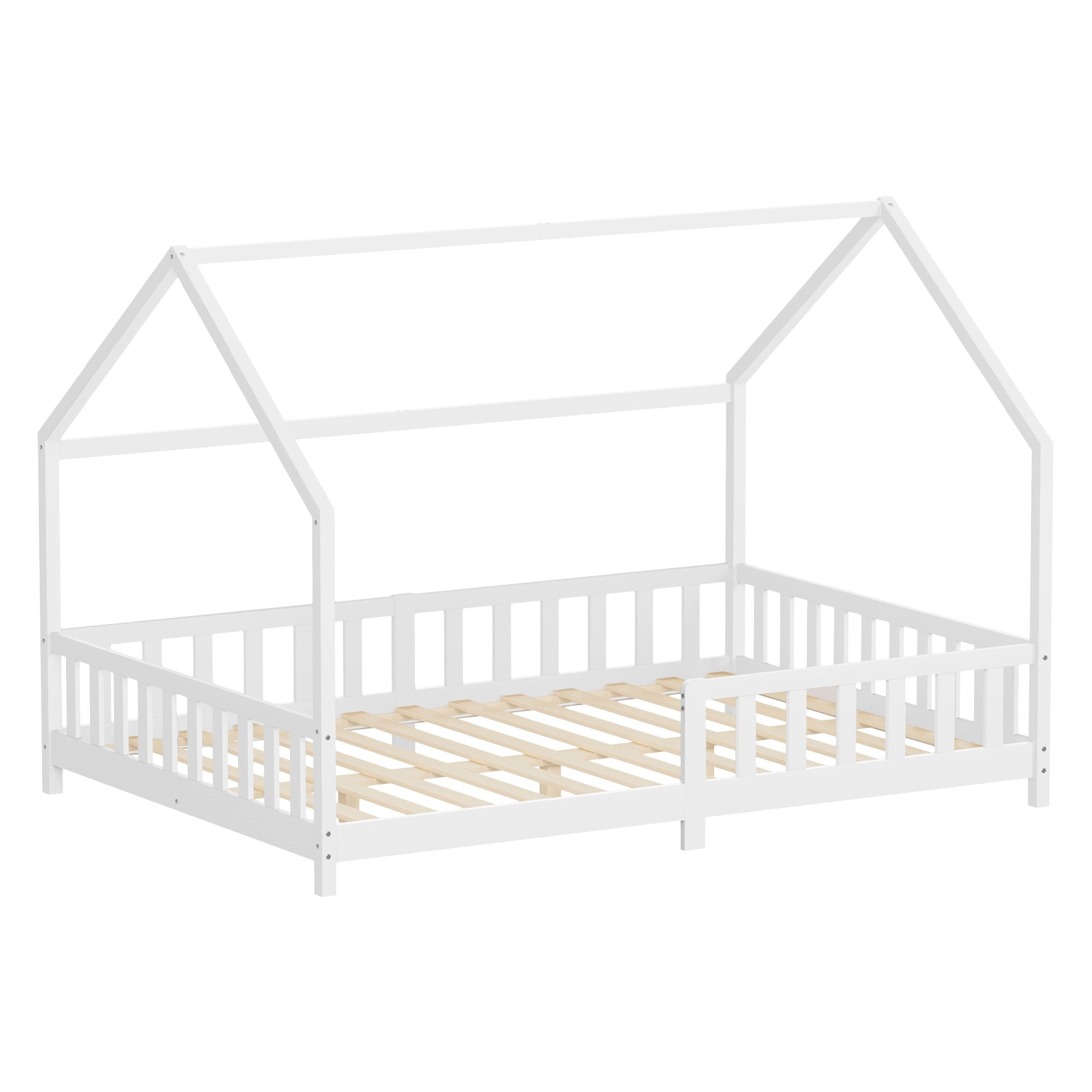 Weißes Bett mit Dachkonstruktion und sichtbarem Lattenrost.