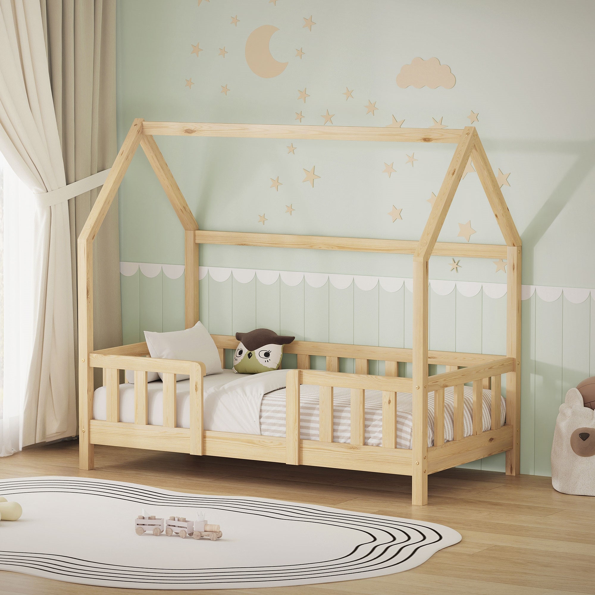 Una cama de madera en la habitación infantil con una decoración de pared y una alfombra.