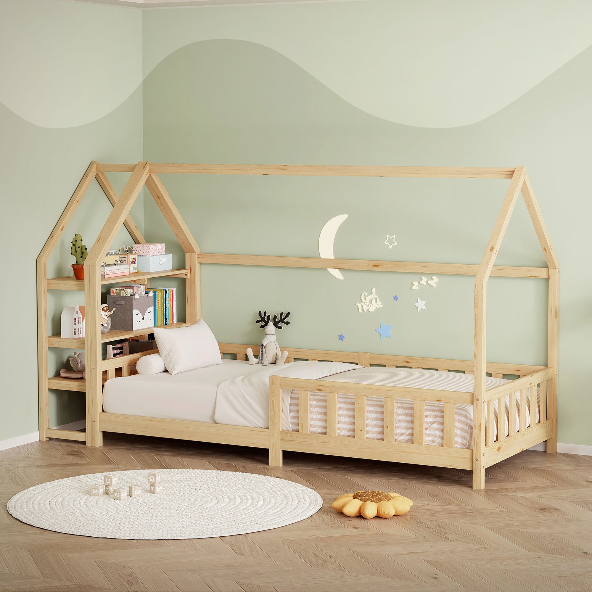Ein Holzhausbett mit Regal und Kissen auf einem Teppich in einem Raum.