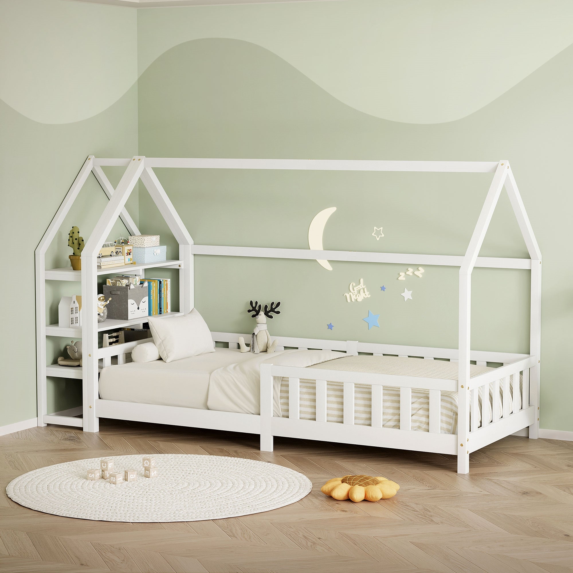 Ein Kinderbett im skandinavischen Stil mit einer gemütlichen Dekoration in einem hellen Raum.