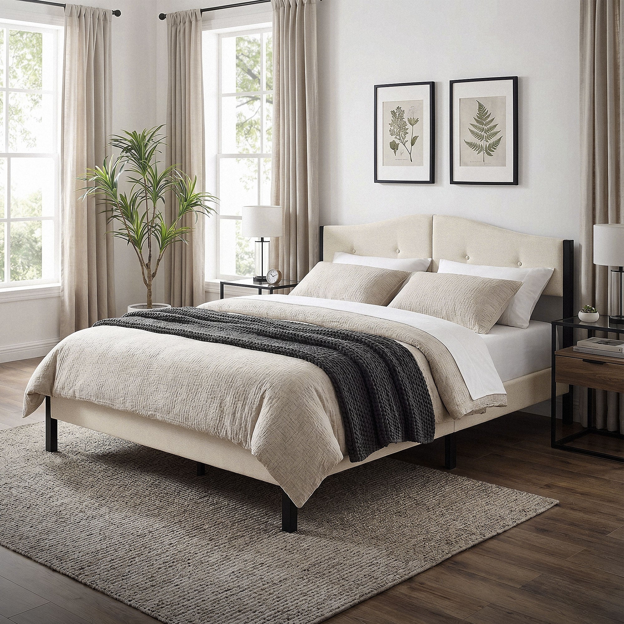 Schlafzimmer mit einem Bett, Pflanzen und dekorativen Elementen.