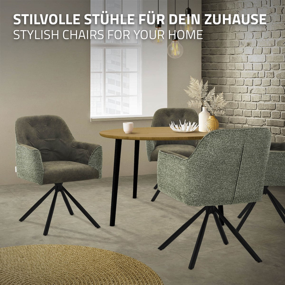 Dos sillas tapizadas de color gris oscuro con bases giratorias negras están junto a una mesa de madera en una habitación con una pared de ladrillo.