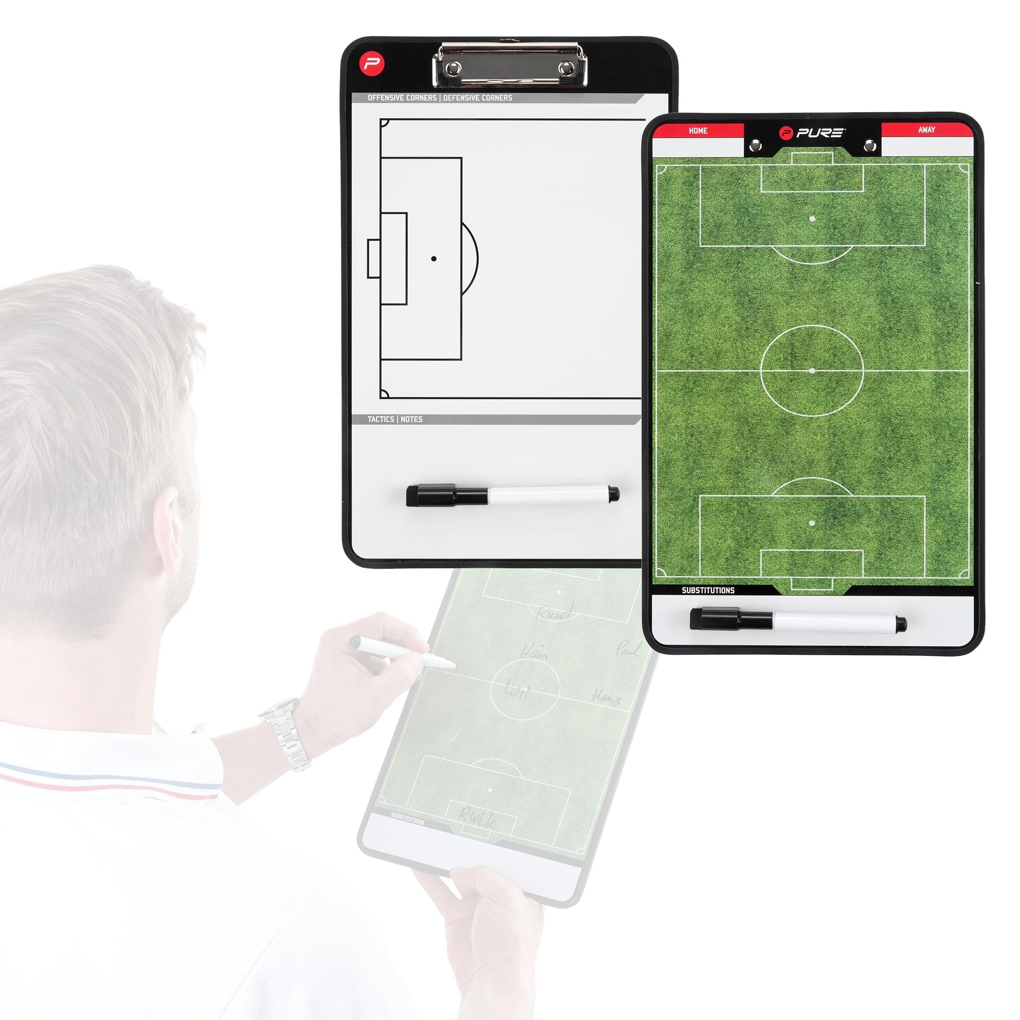 Zwei Taktiktafeln für Fußball mit Spielfeldzeichnungen und einem Stift.