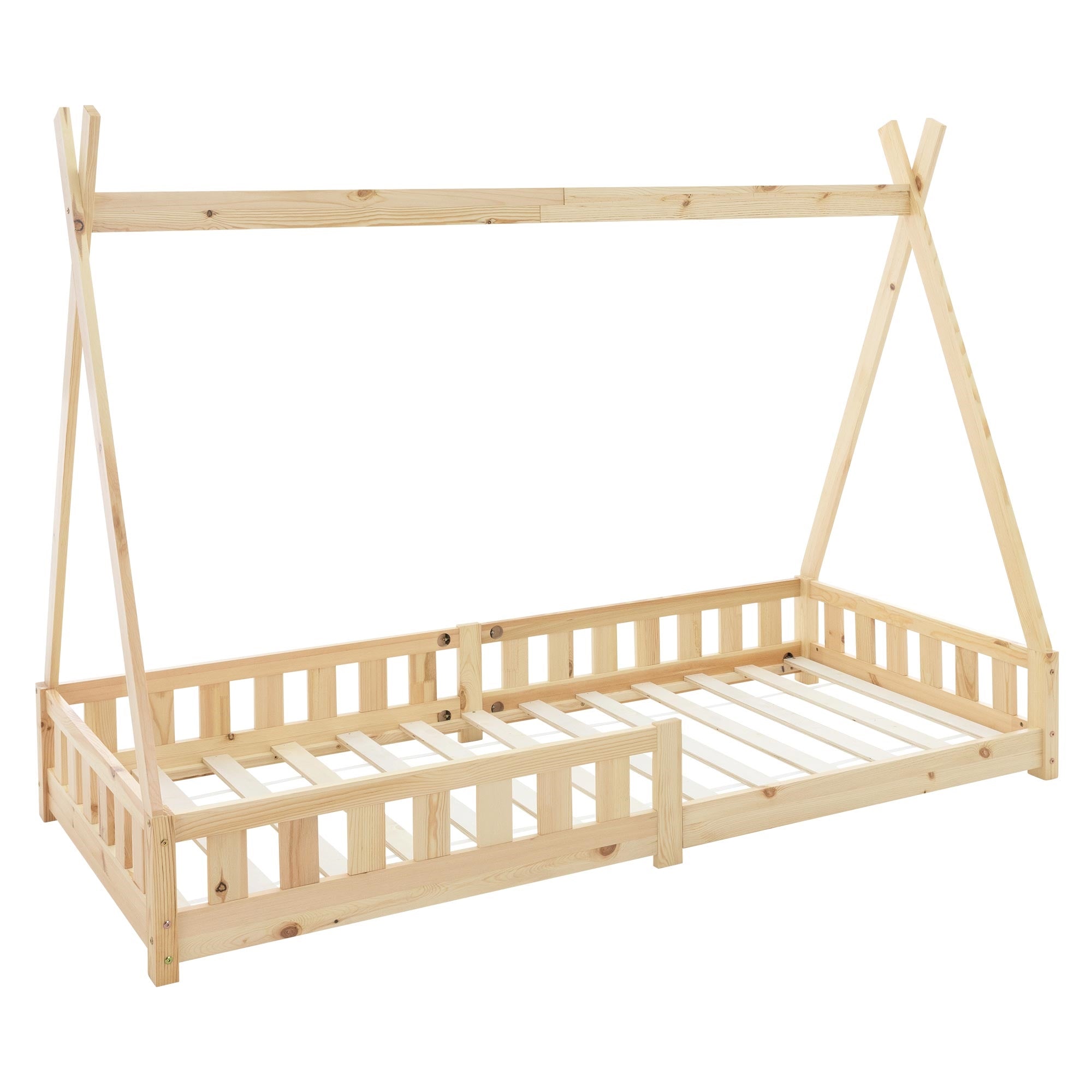 Ein Holzbett mit einem Zelt-ähnlichen Dach.