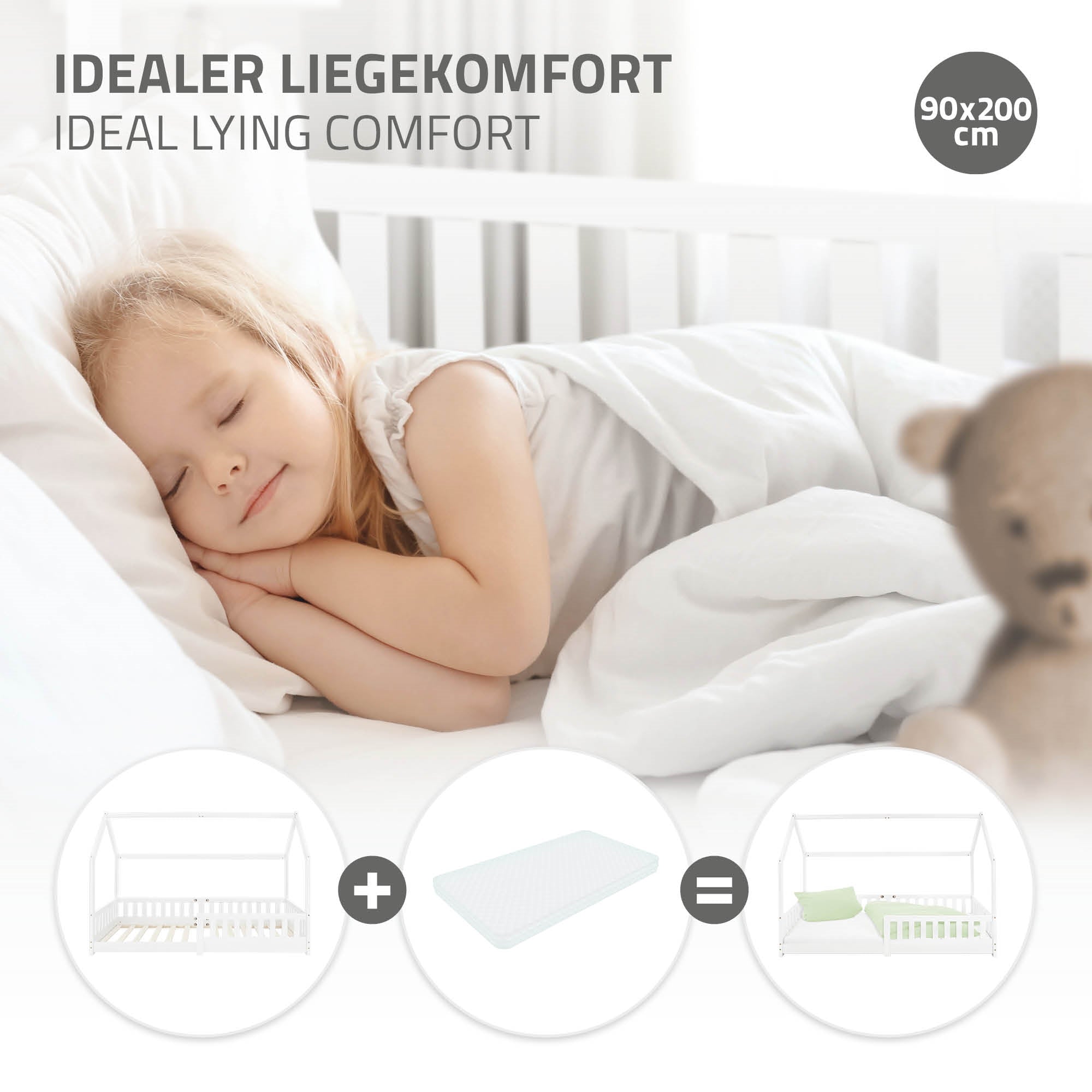 Ein schlafendes Kind auf einem Bett mit weißer Bettwäsche und einem Stofftier.