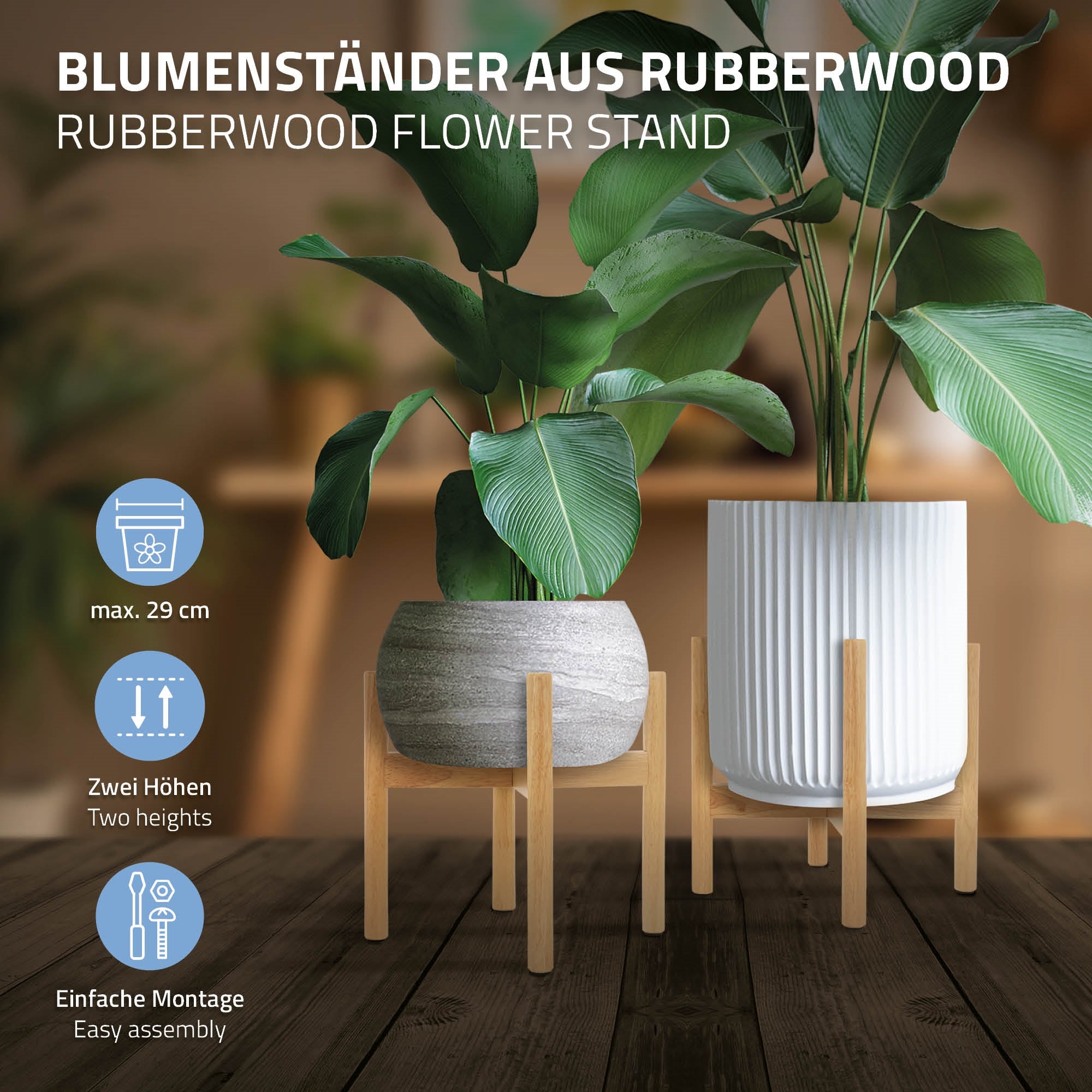 Zwei Pflanzen in Töpfen auf einem Holzständer aus Gummiholz.