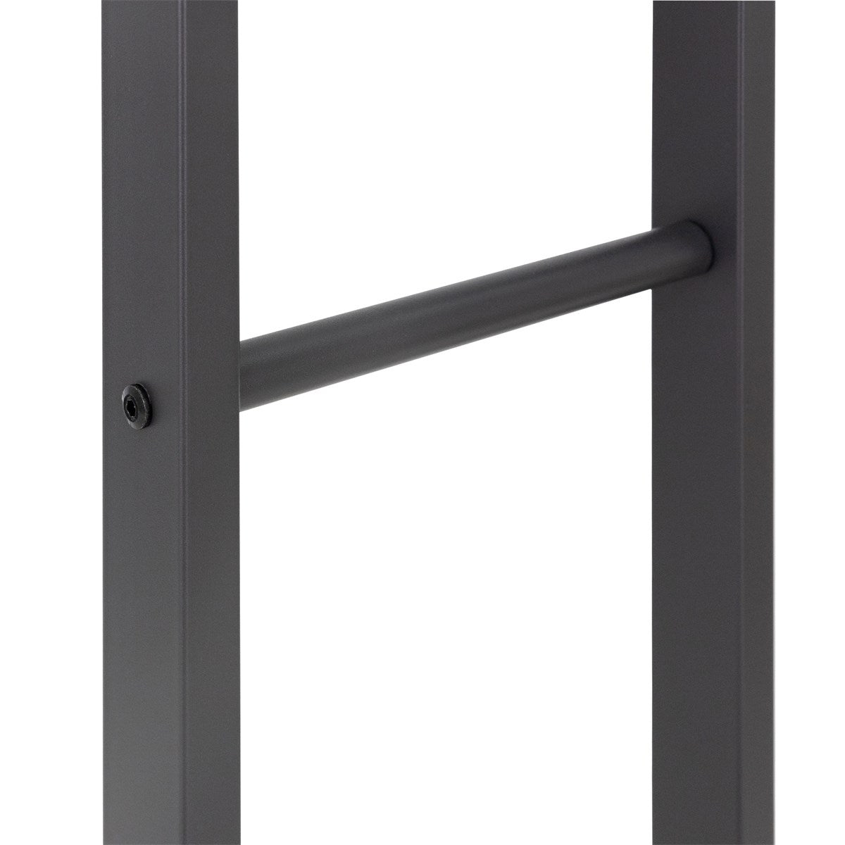 Detailaufnahme eines grauen Metallgestells mit horizontalem Stab.