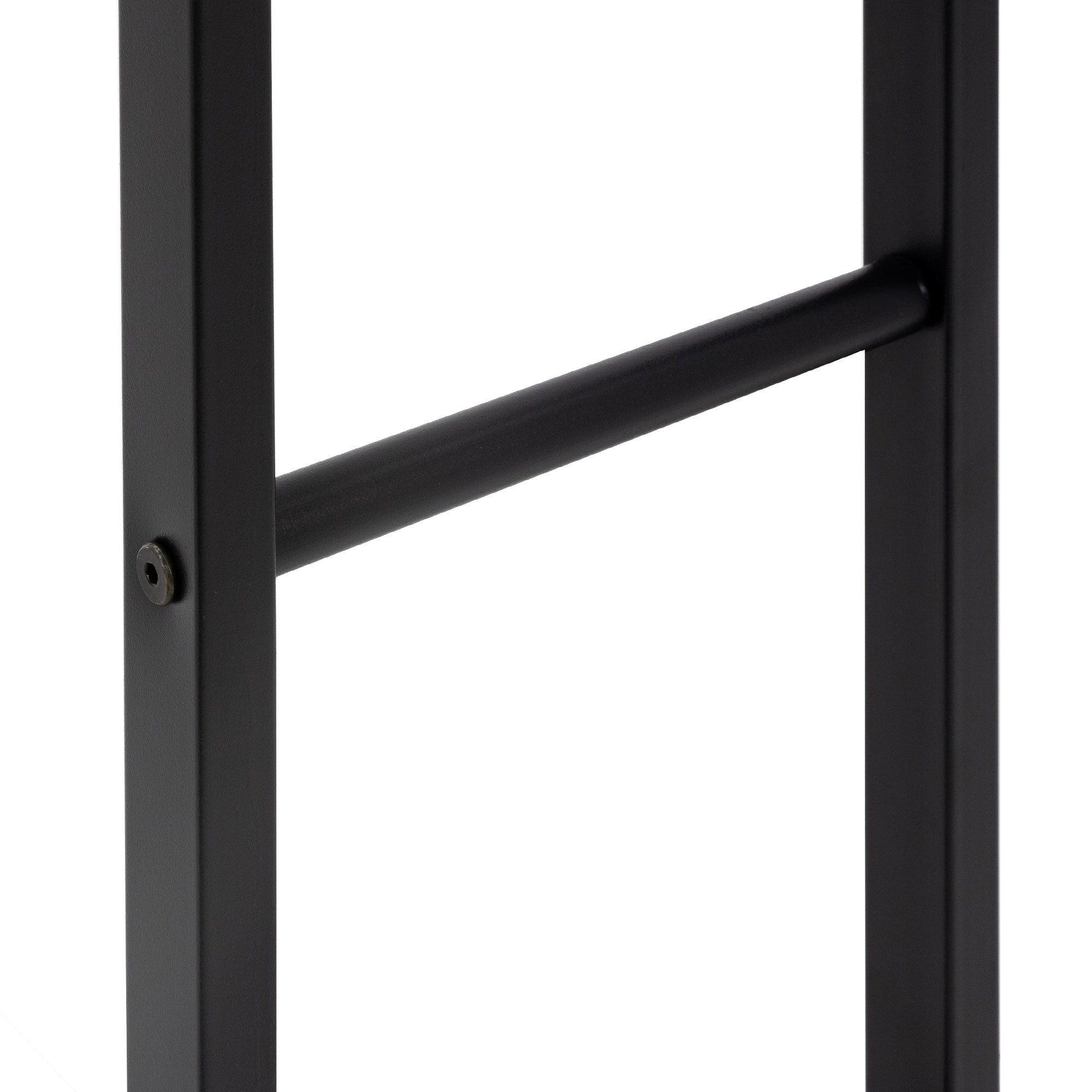 Detailaufnahme eines schwarzen Metallrahmens.