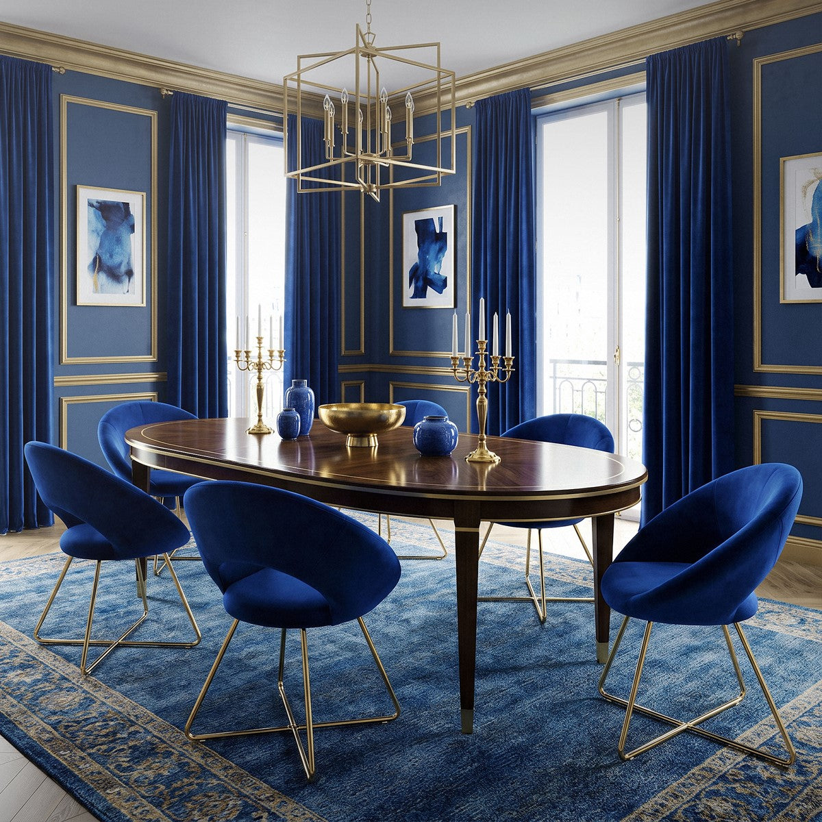 Eleganter Essbereich mit blauen Wänden, runder Tisch und blauen Stühlen.
