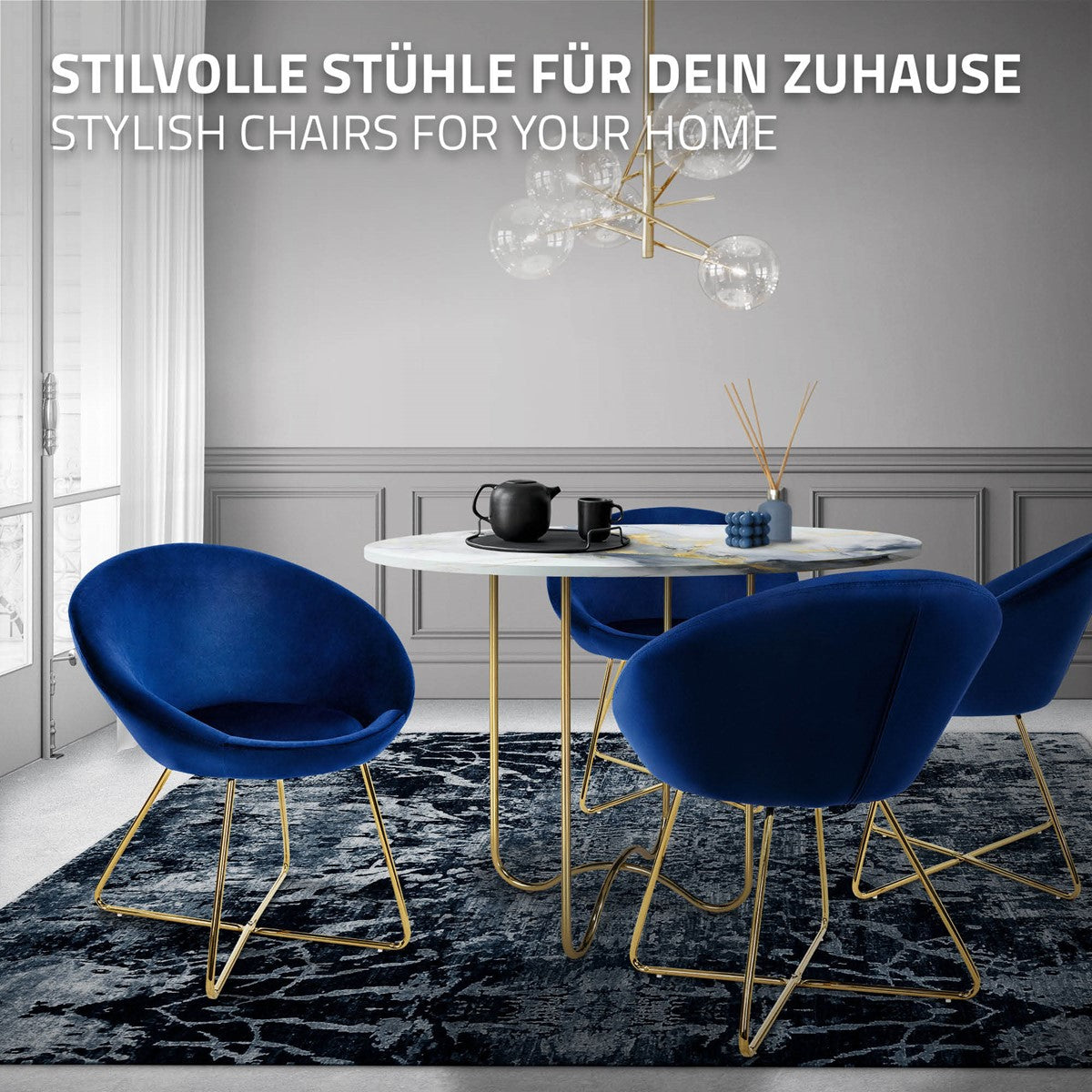 Ein runder Tisch mit blauen Stühlen auf einem Teppich in einem modernen Raum.