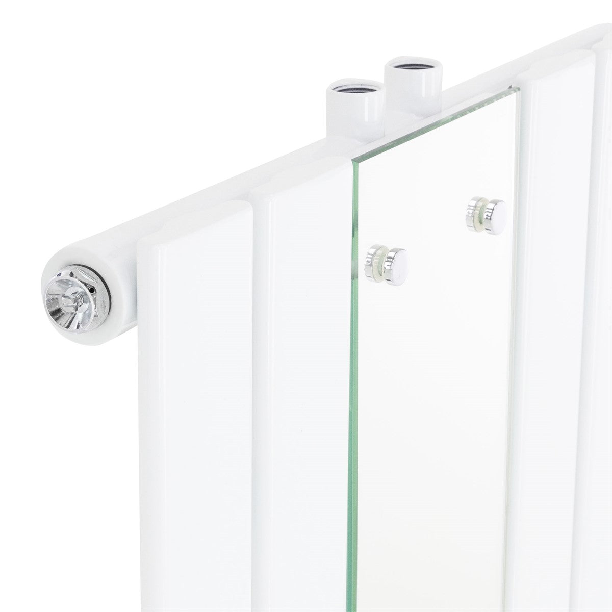Vue détaillée d’un radiateur blanc avec miroir et trois raccords.