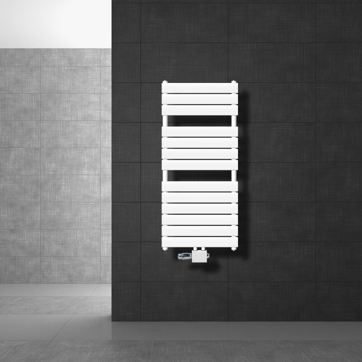 Witte radiator aan een donkere muur, afmetingen 500x991 mm.