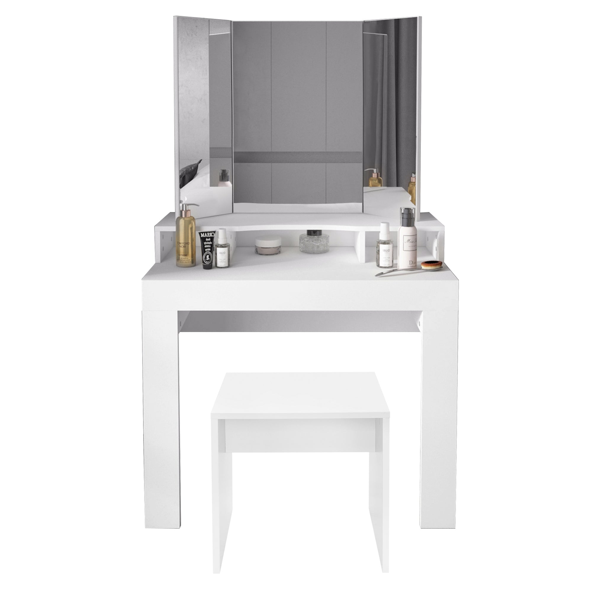 Coiffeuse blanche avec miroir et produits cosmétiques sur la surface.
