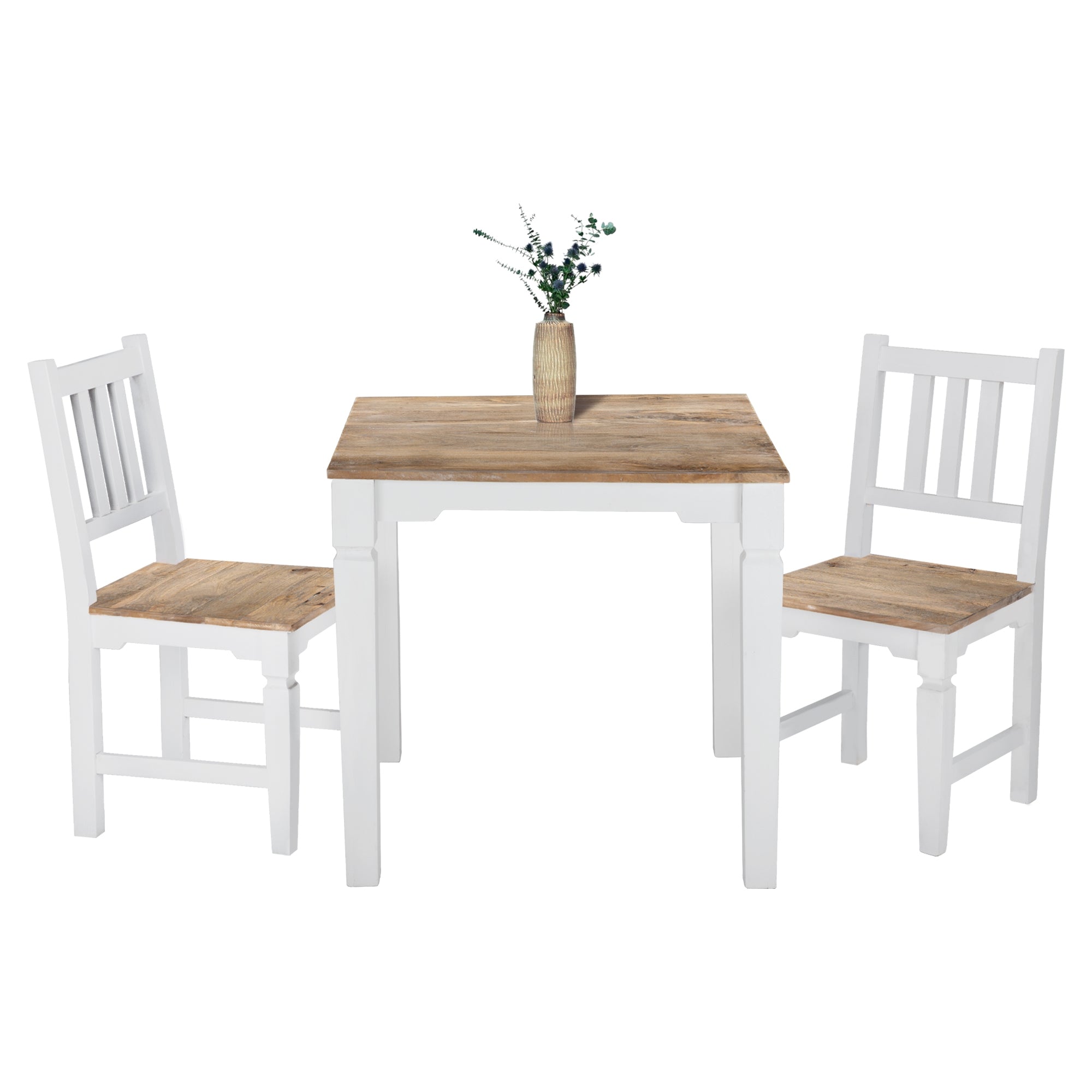 Una mesa con dos sillas y un jarrón con flores.