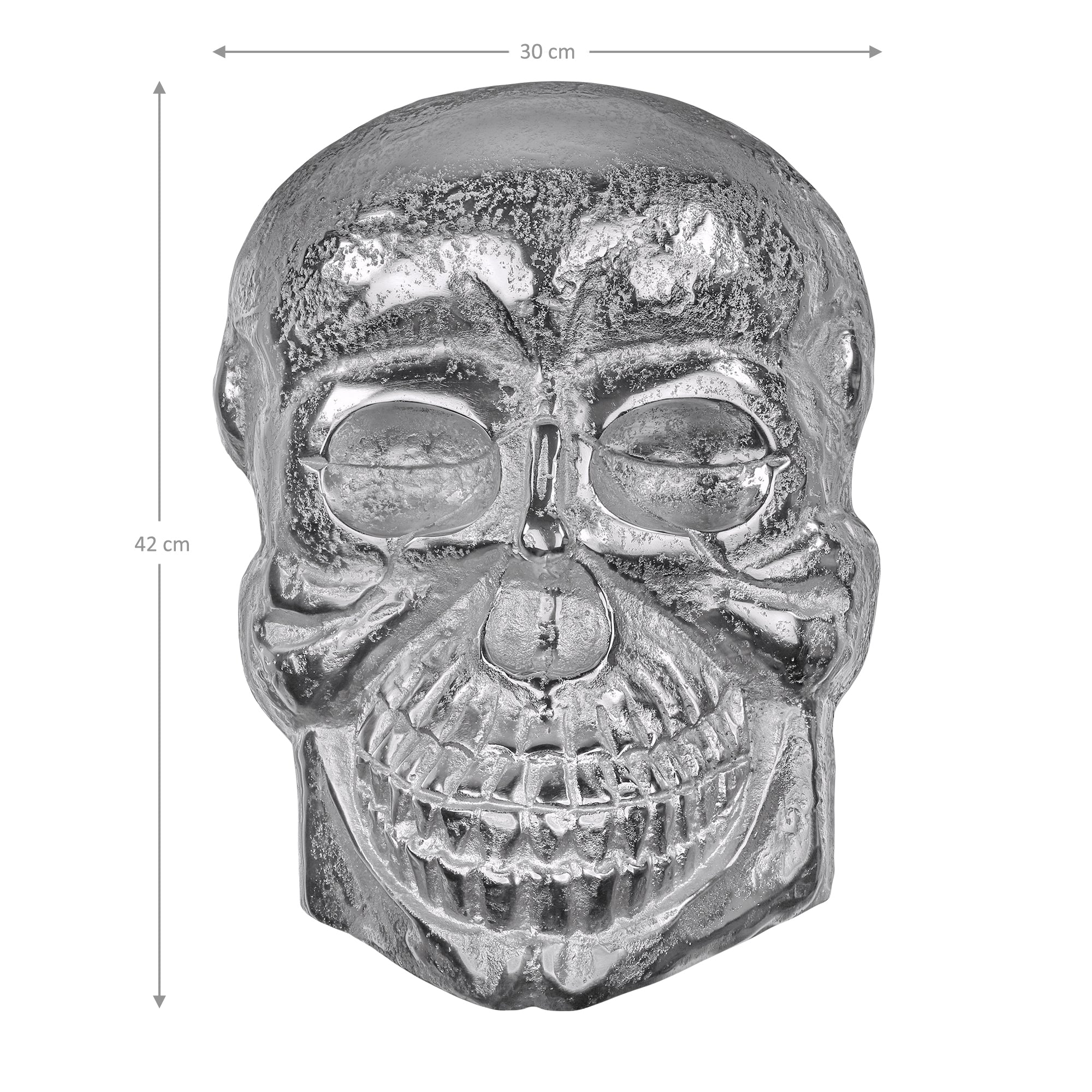 Glänzende Totenkopfskulptur aus Metall mit Maßen.